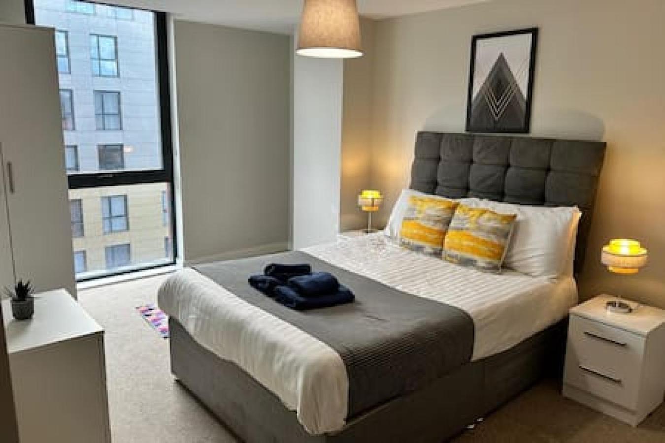 Fab 1 Bed In Sleeps 2 Apartment *