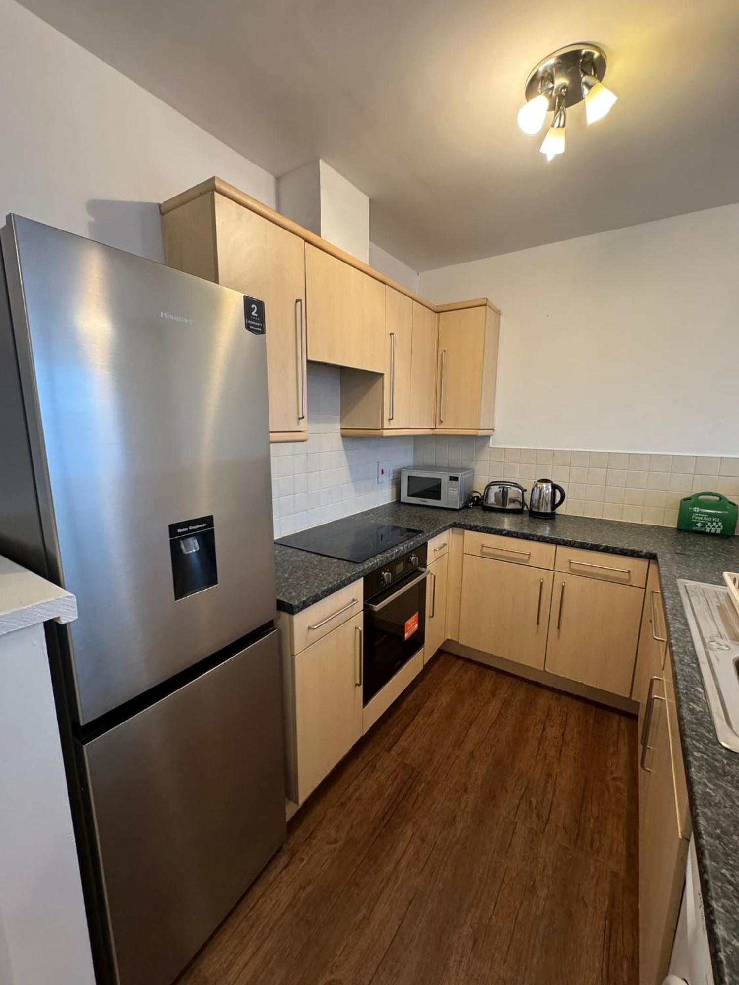 Sleeps 5-netflix-parkg-near Centre-etihad-coop Live Apartment
