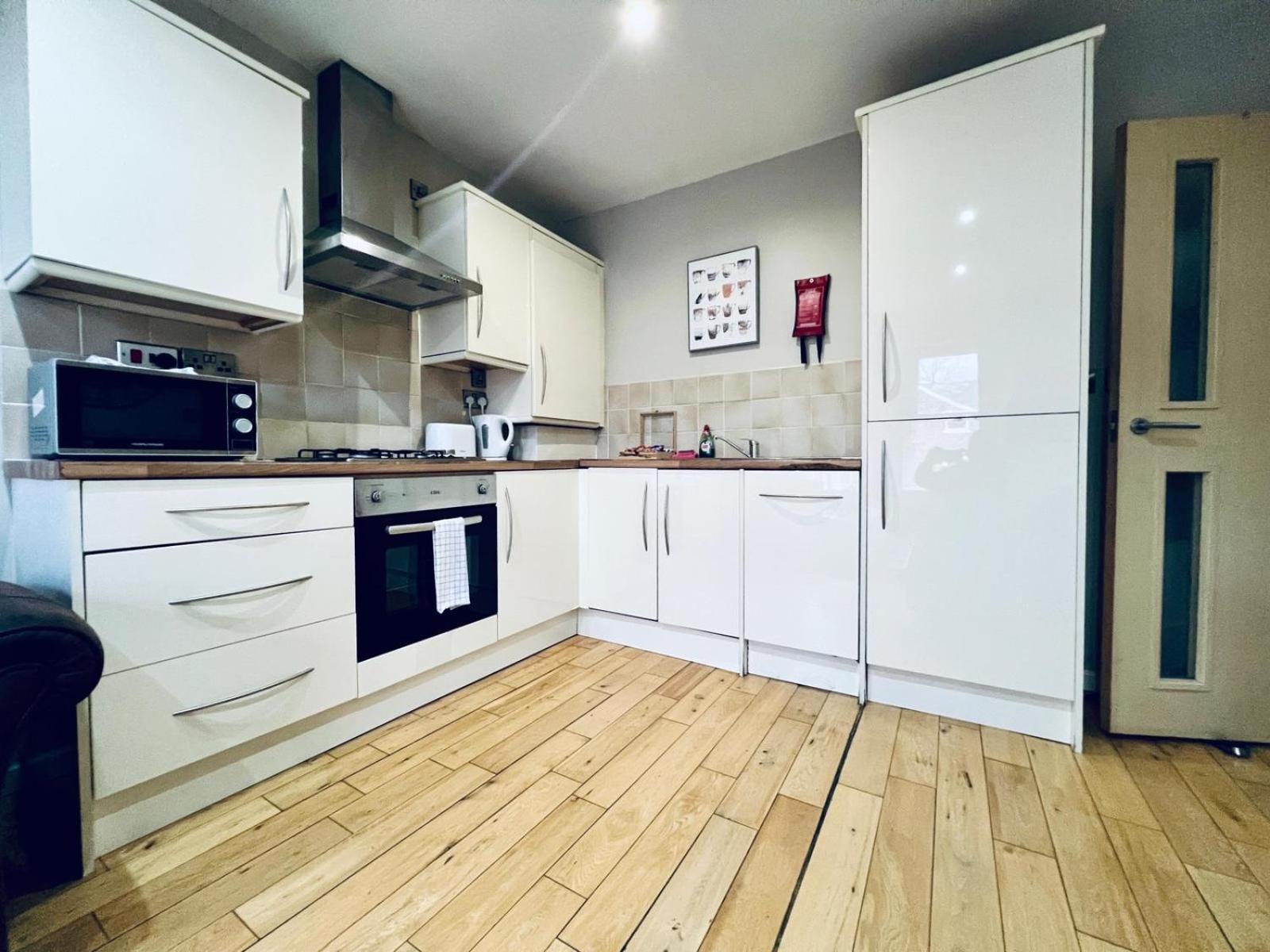 Apartment Lovely 3 Dbl Bed