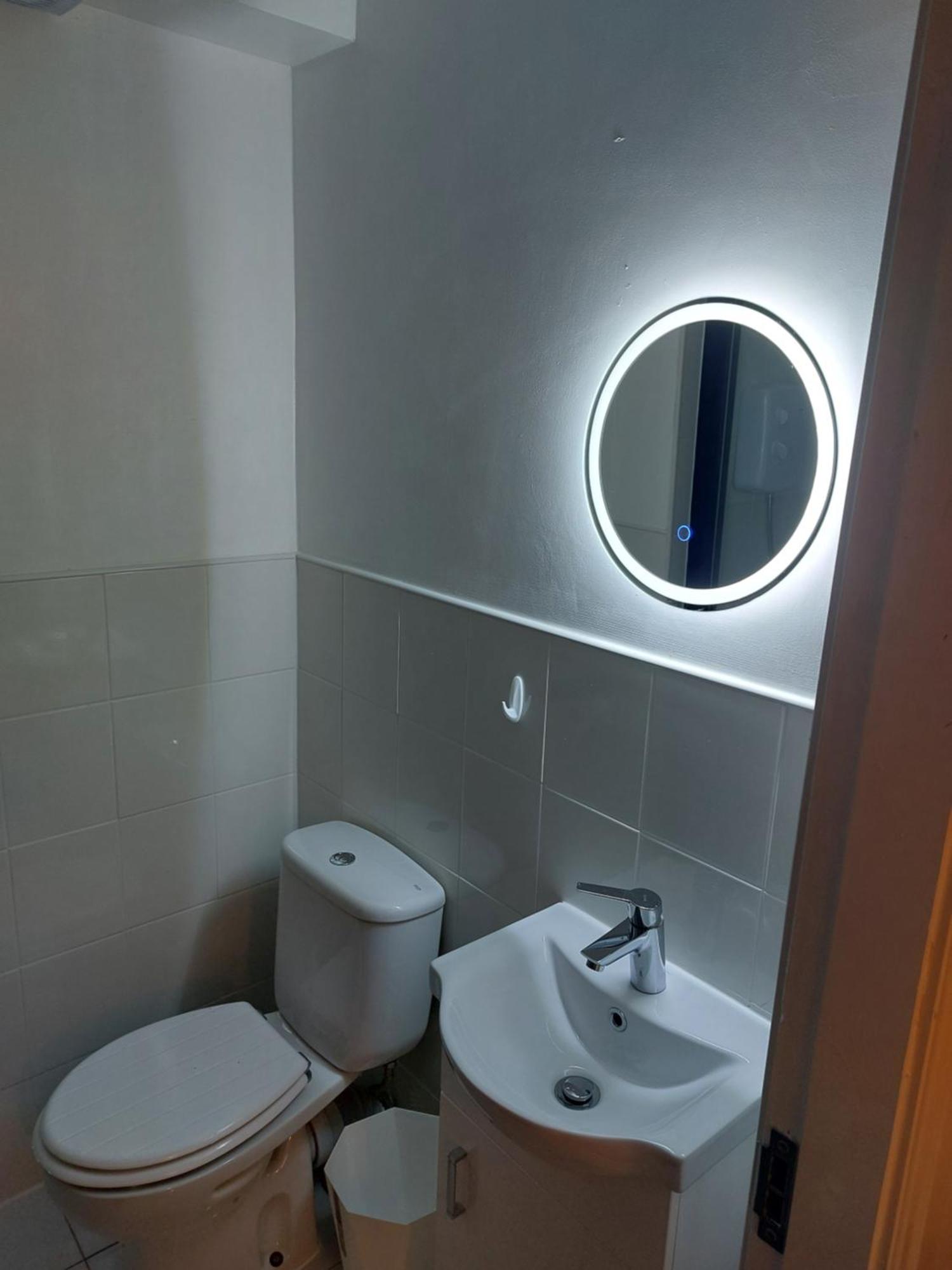 Bankwell Street Two Bedroom -apartment With Parking Apartment Manchester