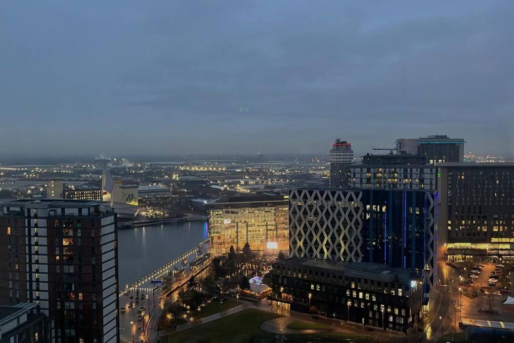 Stunning Two Bedroom Apartment Manchester