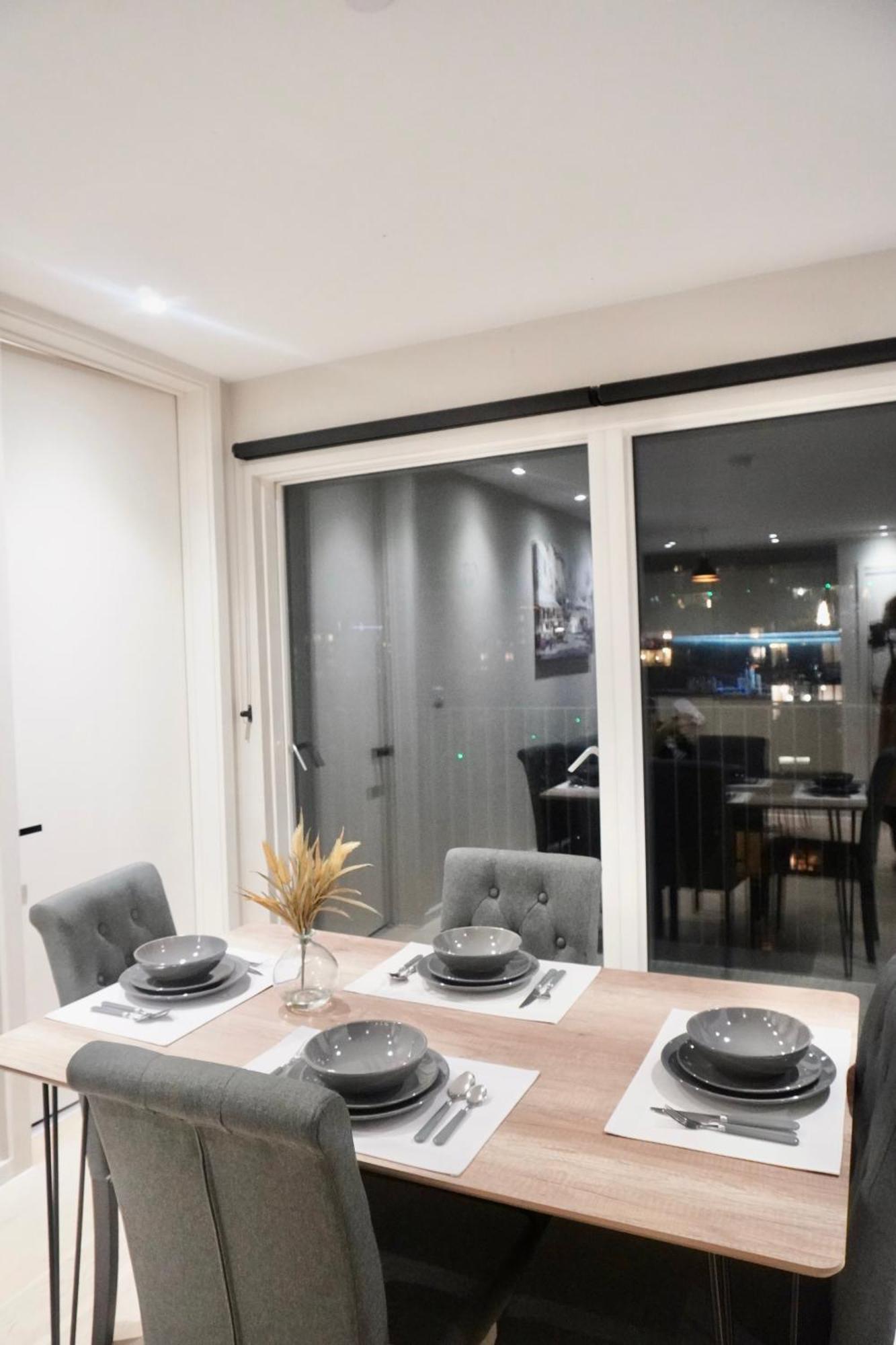 Luxury 2 Bed With Balcony Apartment