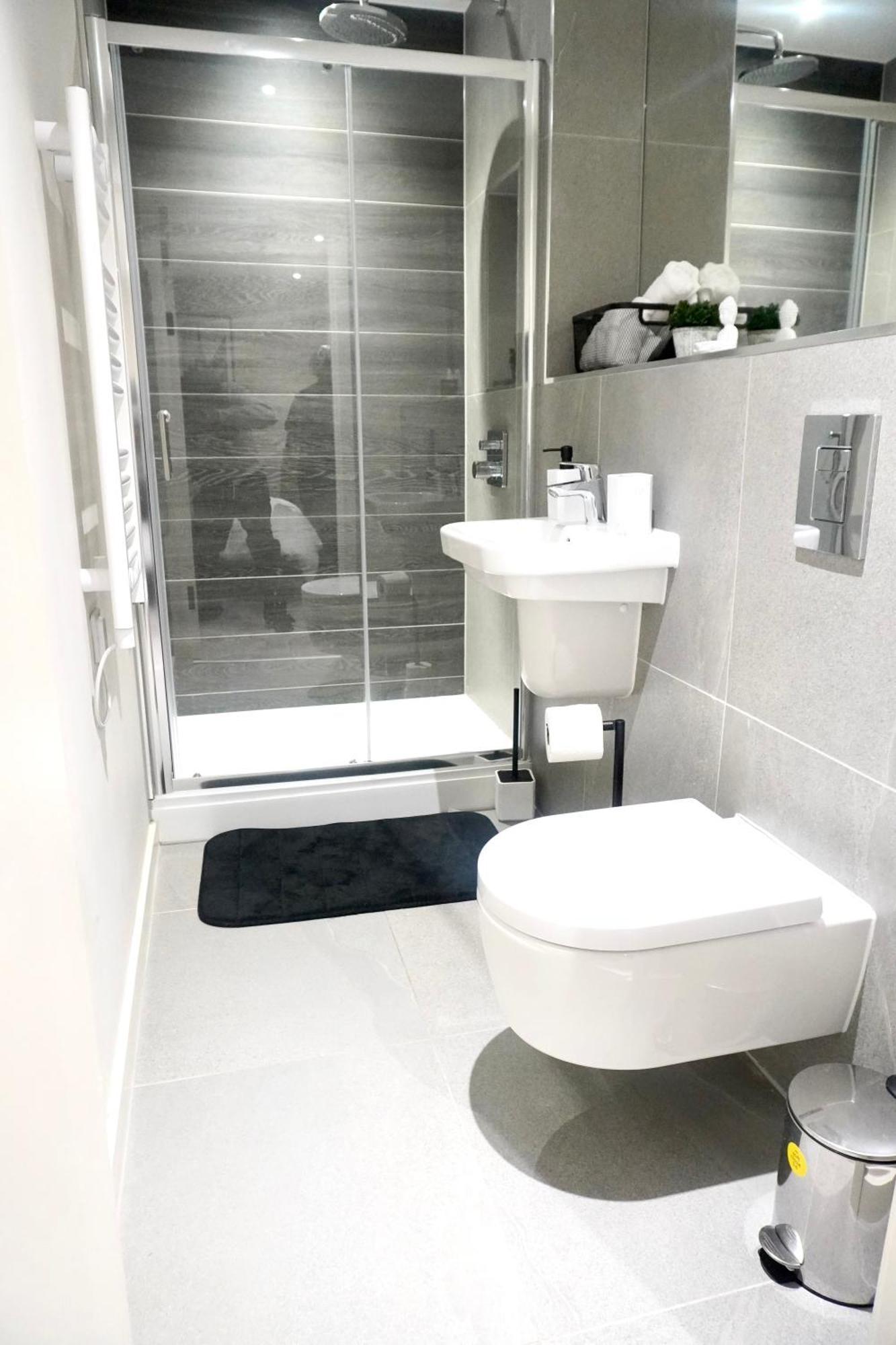 Luxury 2 Bed With Balcony Apartment