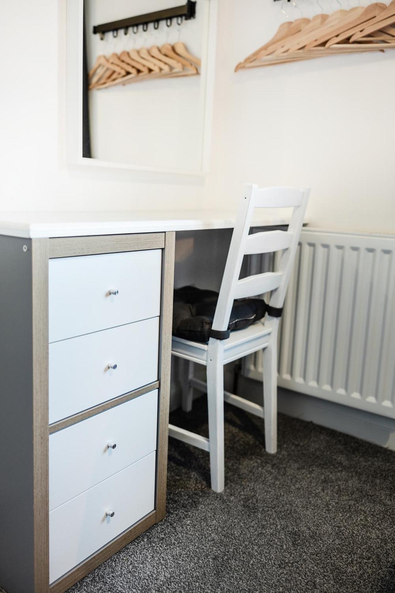 The Heart - Cosy 3 Bedroom House With Double Driveway And Garden In Manchester