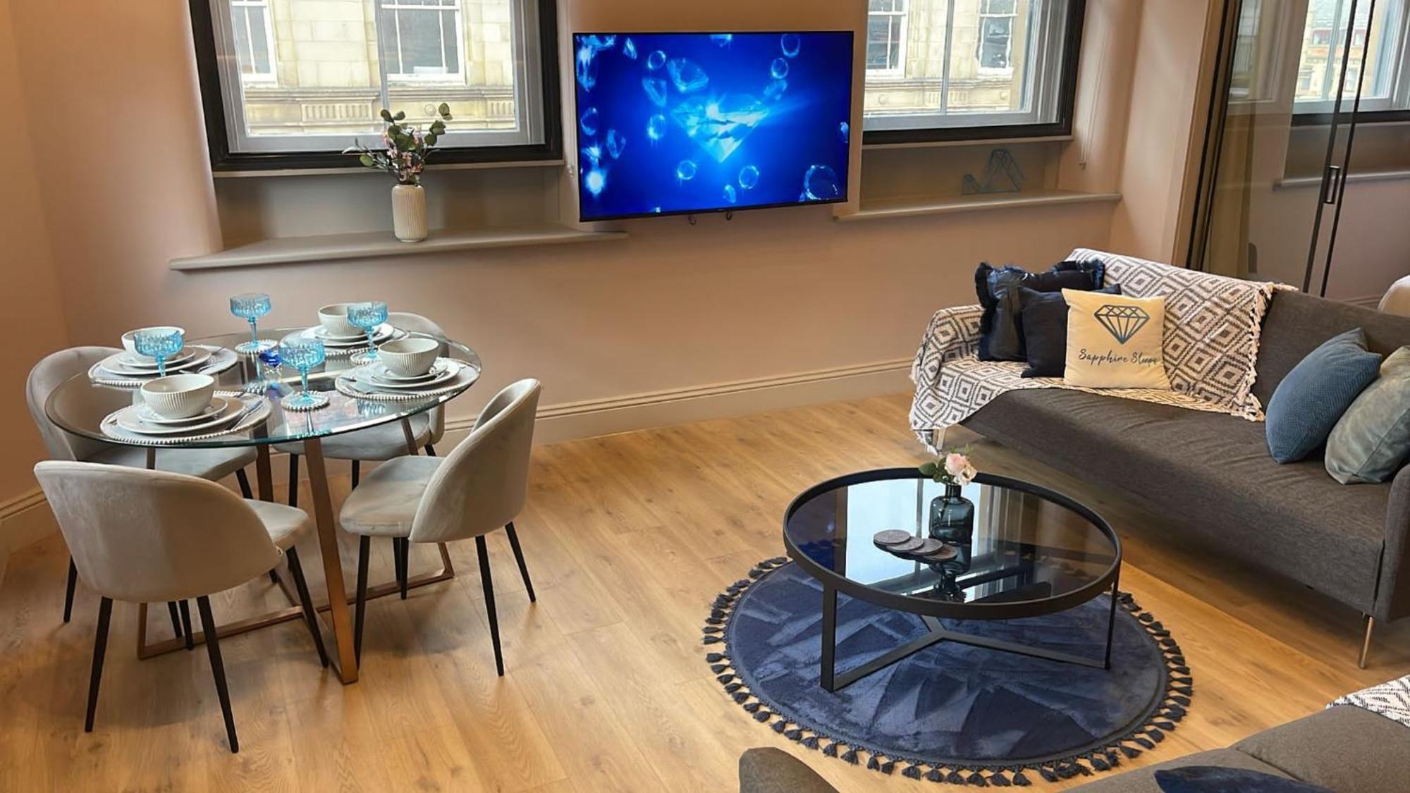 Apartment M1 Centre 3 Bed 3 Bath Luxe Penthouse *