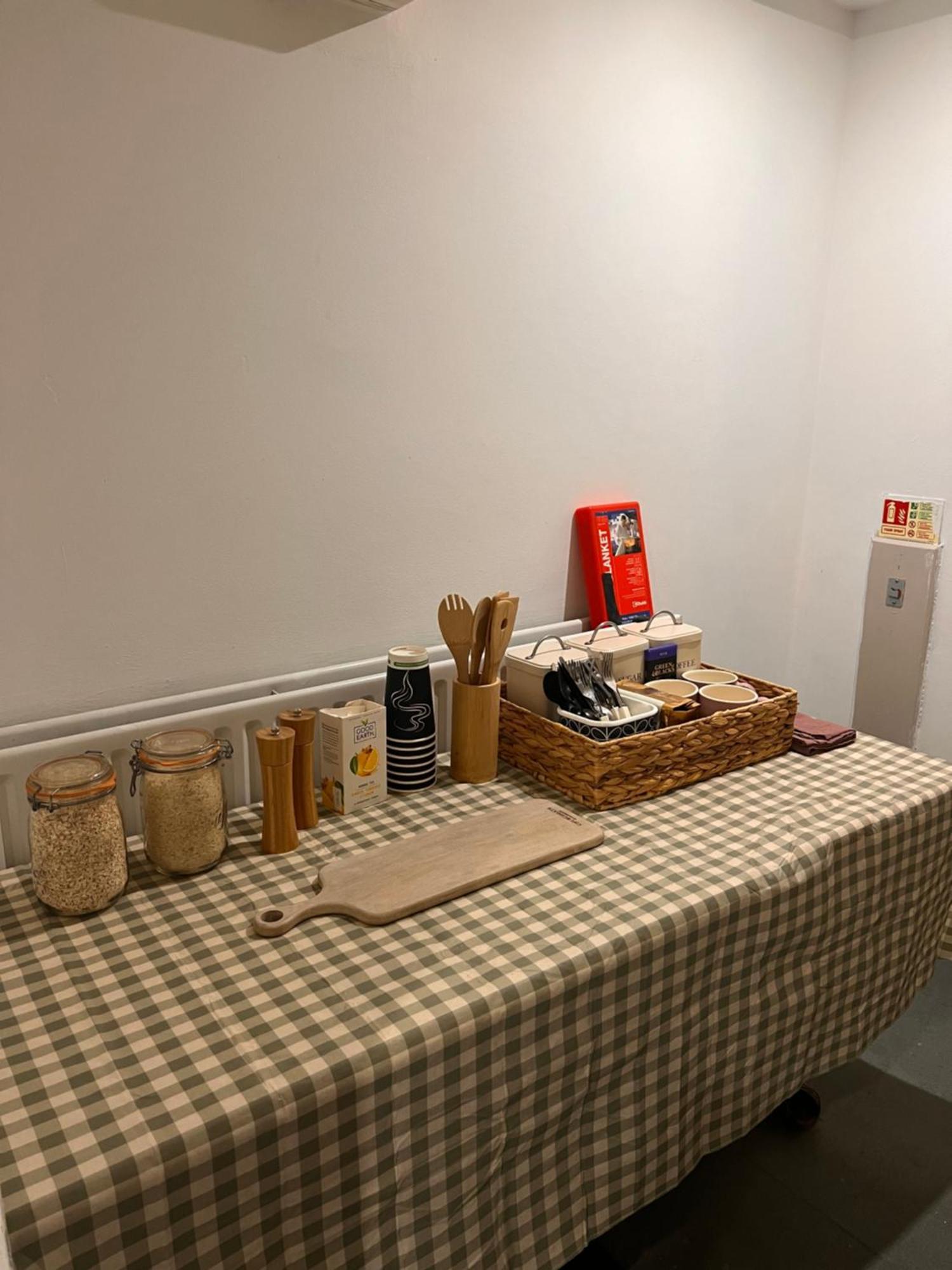 Spacious Basement Studio Apartment Manchester