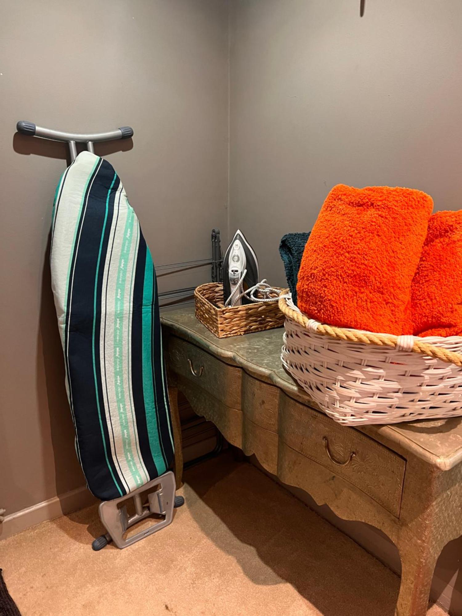 Apartment Spacious Basement Studio *