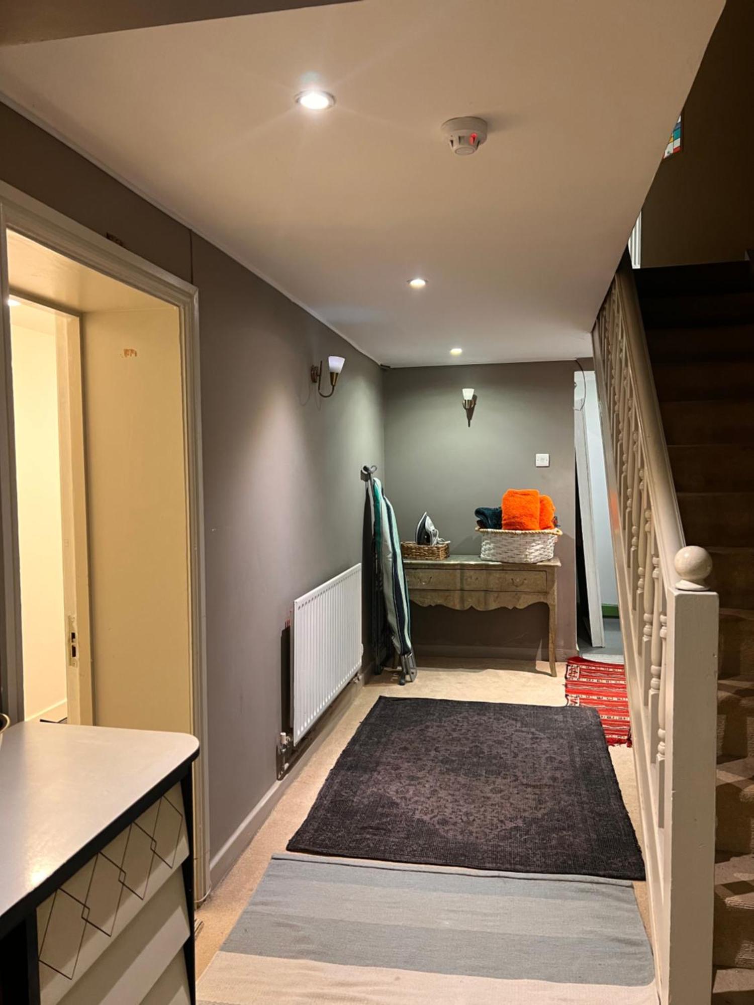 Spacious Basement Studio * Manchester