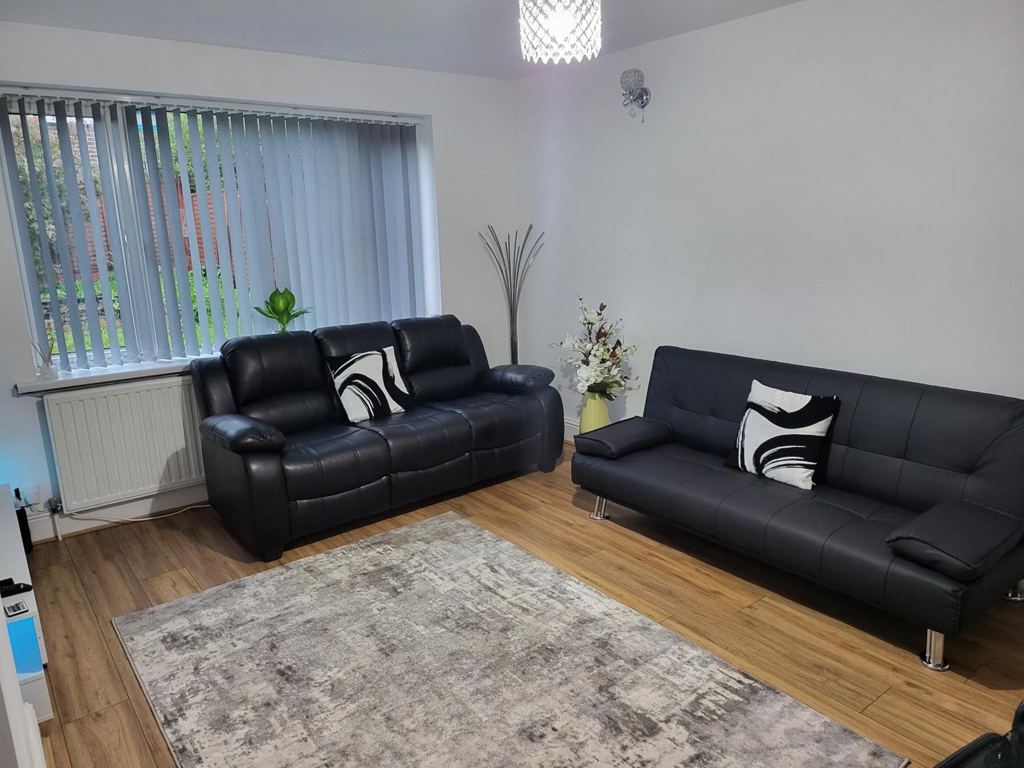 Spacious & Cosy In Apartment