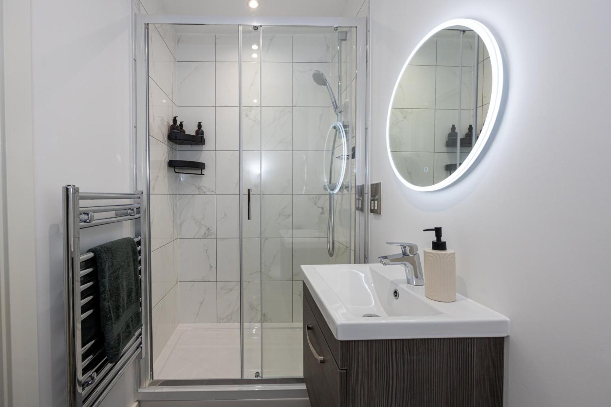 Oscar House - 2 Bed Apartment Manchester