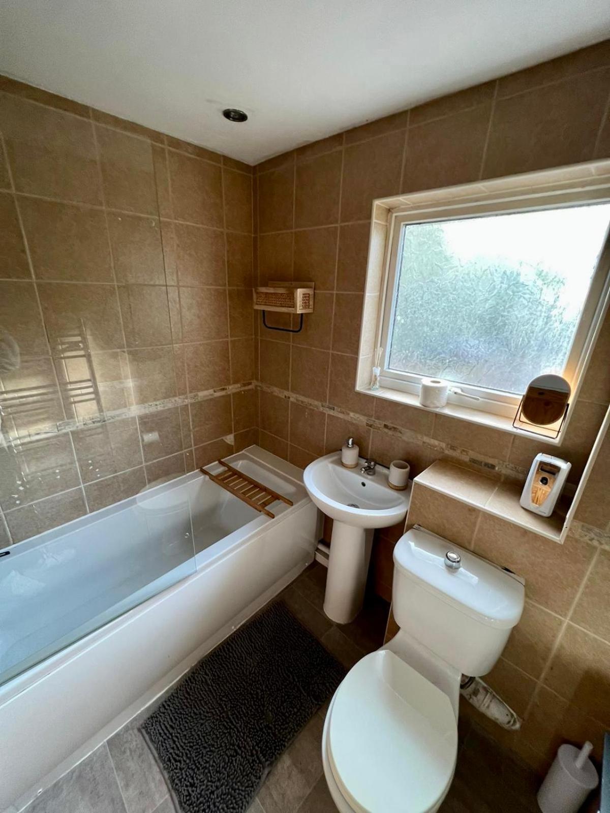 Holiday home - Eccles - Business - Contractors - Families - Discounts Available