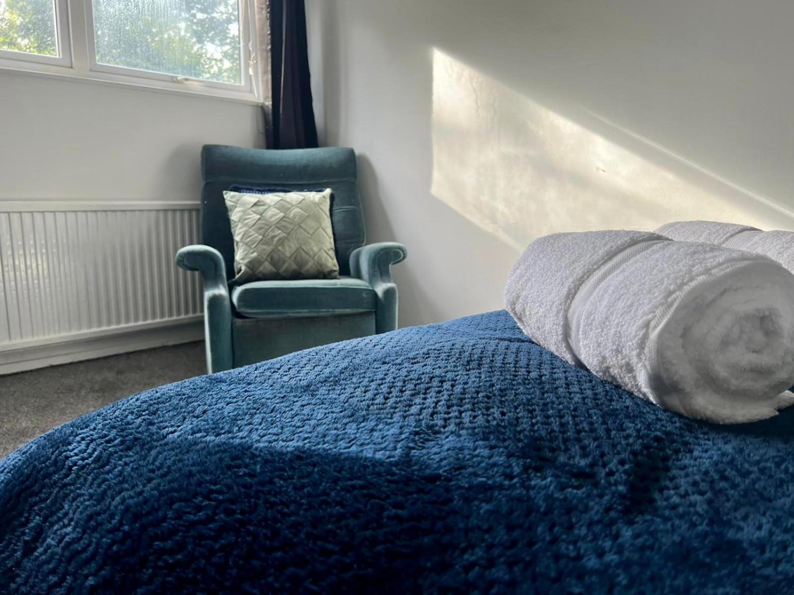 Holiday home - Eccles - Business - Contractors - Families - Discounts Available *