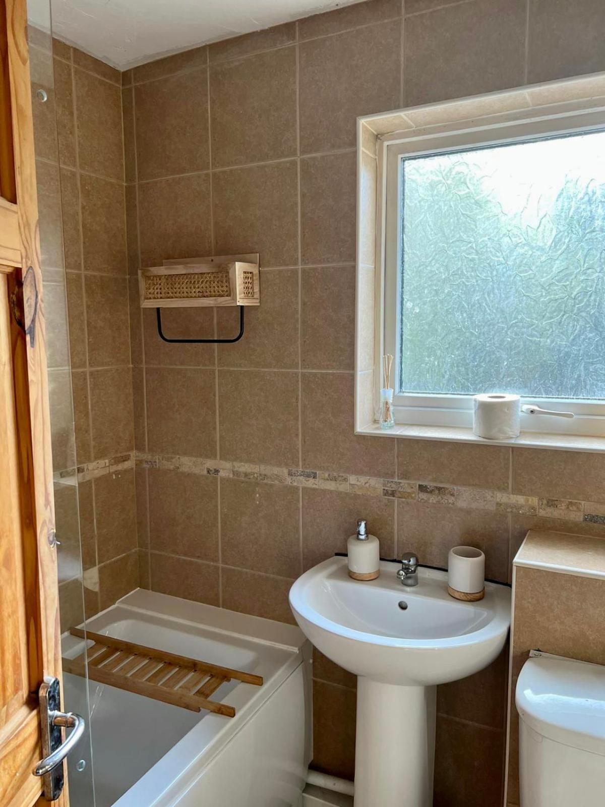 Holiday home - Eccles - Business - Contractors - Families - Discounts Available