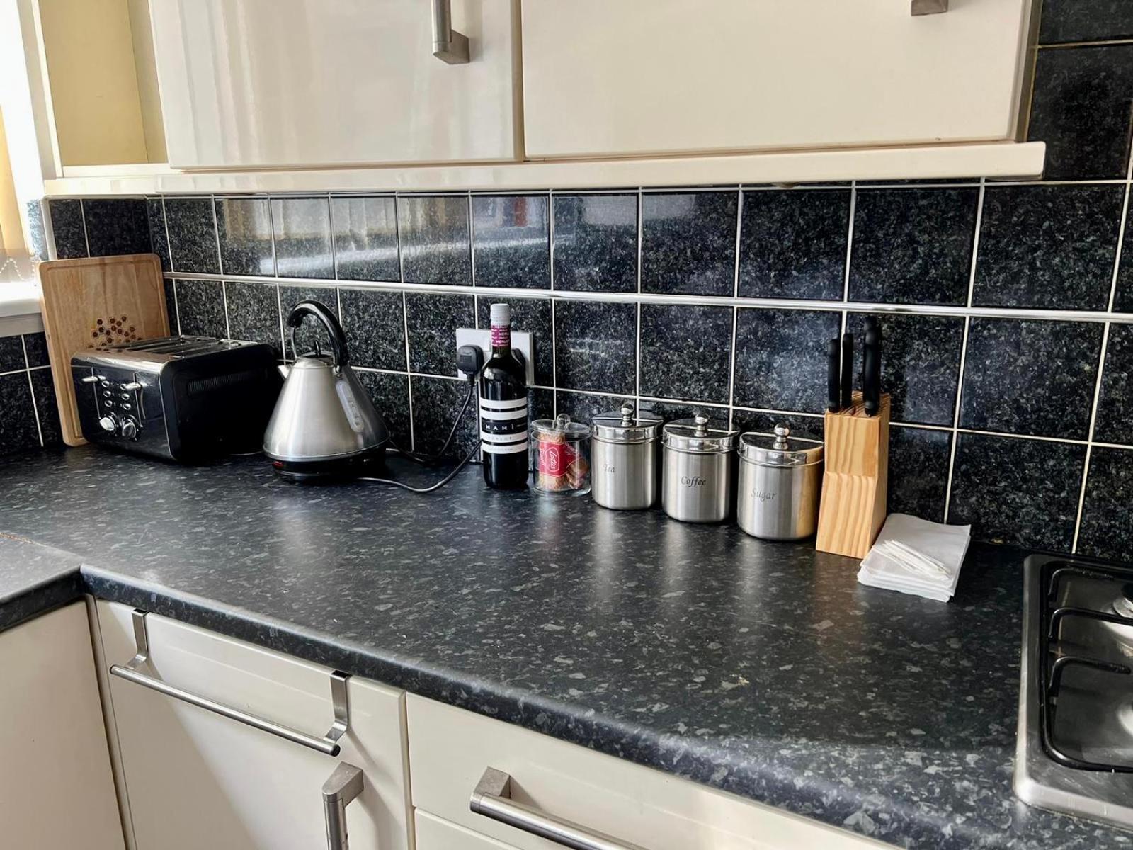 Holiday home - Eccles - Business - Contractors - Families - Discounts Available *
