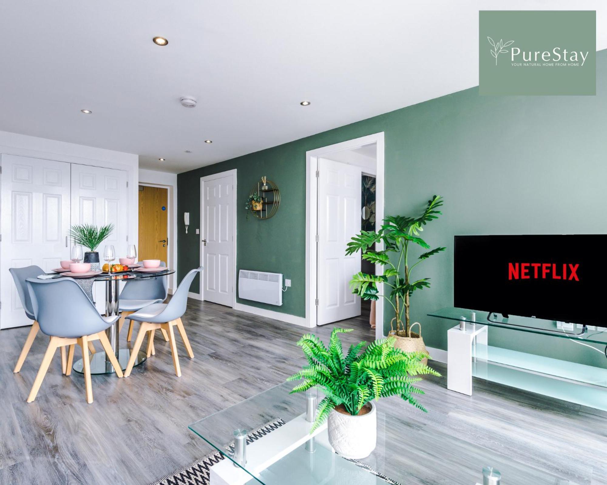 Stunning Two Bed By Purestay Short Lets & Serviced With Free Parking & Wifi Apartment Manchester
