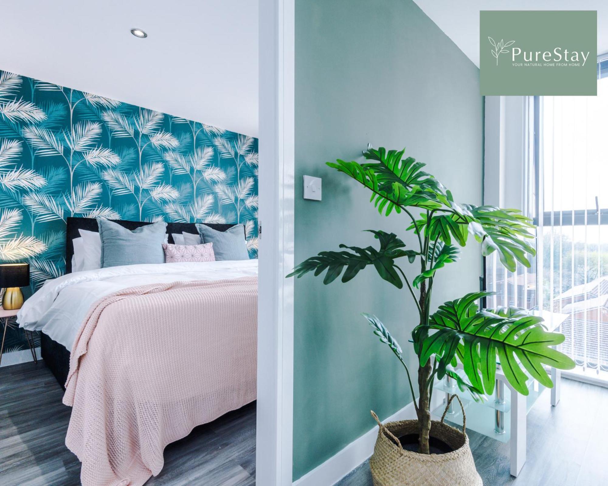 Apartment Stunning Two Bed By Purestay Short Lets & Serviced With Free Parking & Wifi *