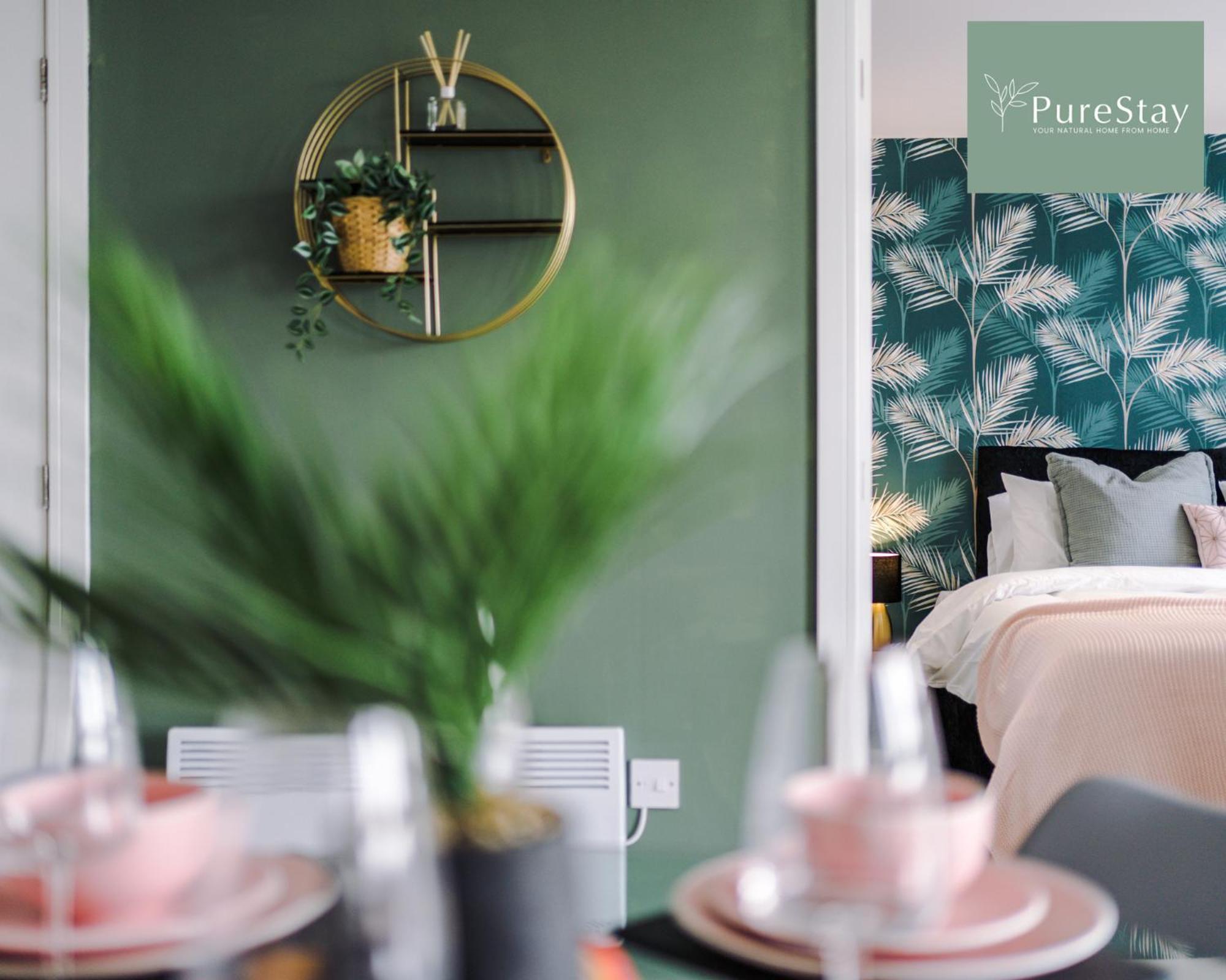 Stunning Two Bed By Purestay Short Lets & Serviced With Free Parking & Wifi Apartment