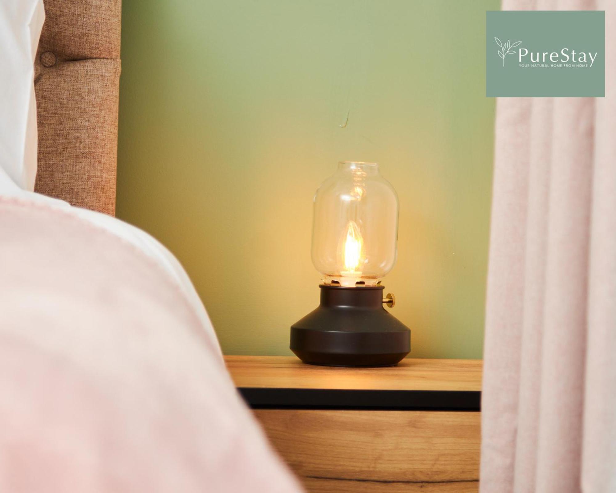 Purestay Manchester: 5-bedroom Business Haven Holiday home