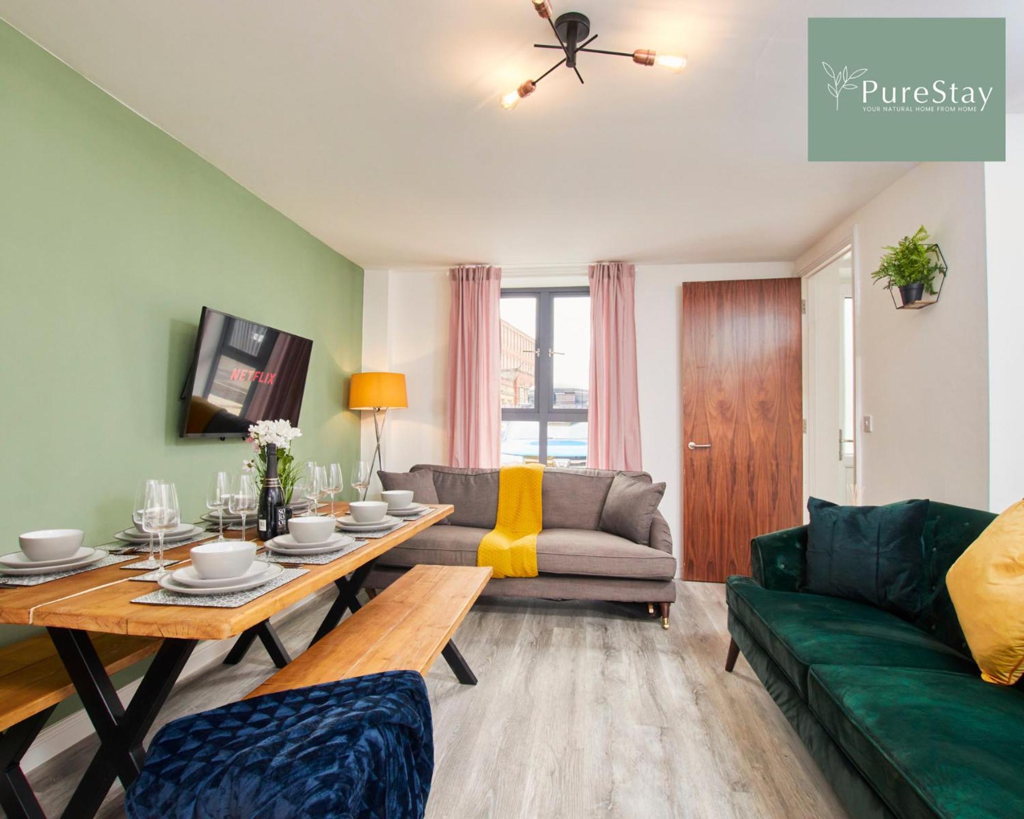 Purestay Manchester: 5-bedroom Business Haven *