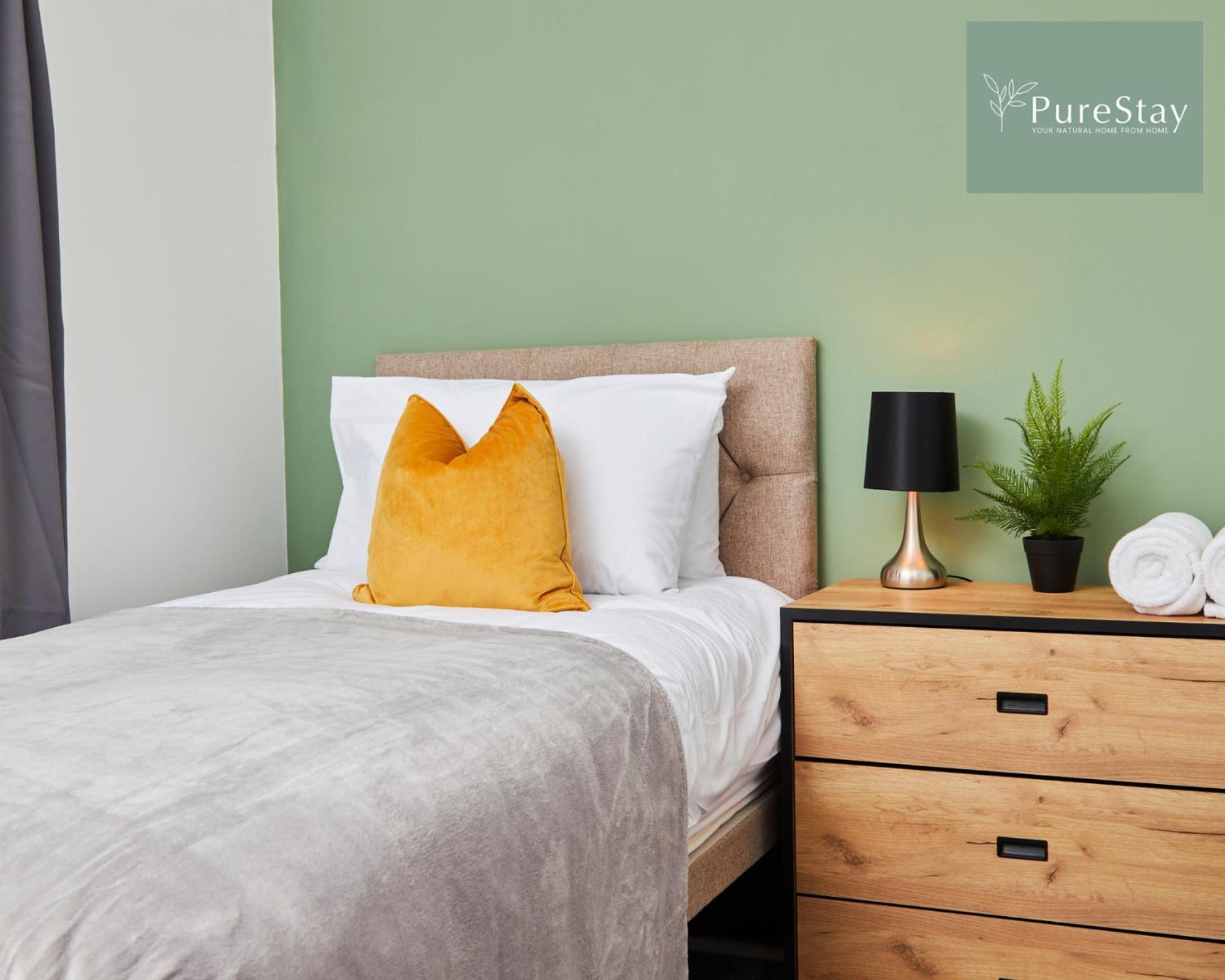 Purestay Manchester: 5-bedroom Business Haven