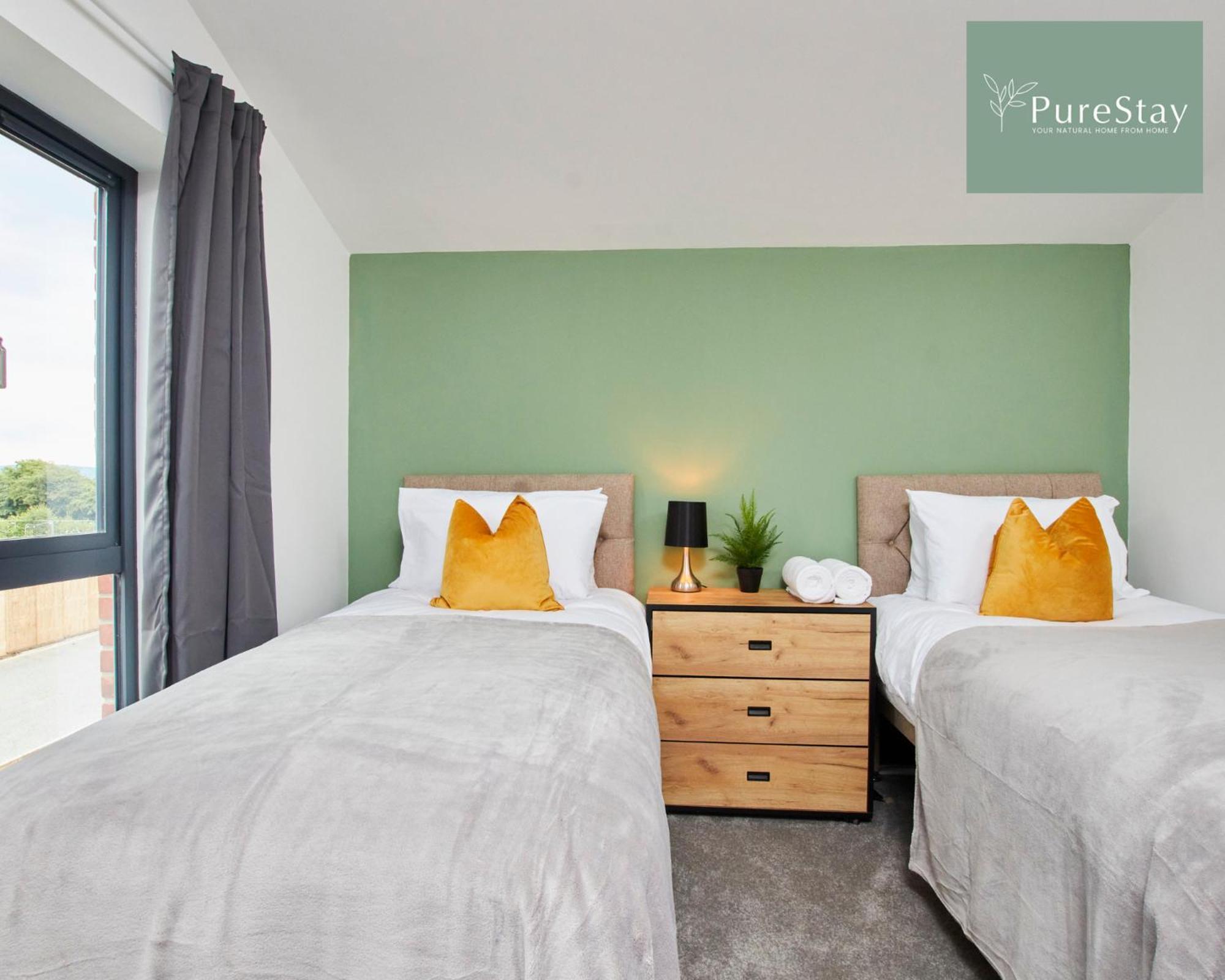 Holiday home Purestay Manchester: 5-bedroom Business Haven