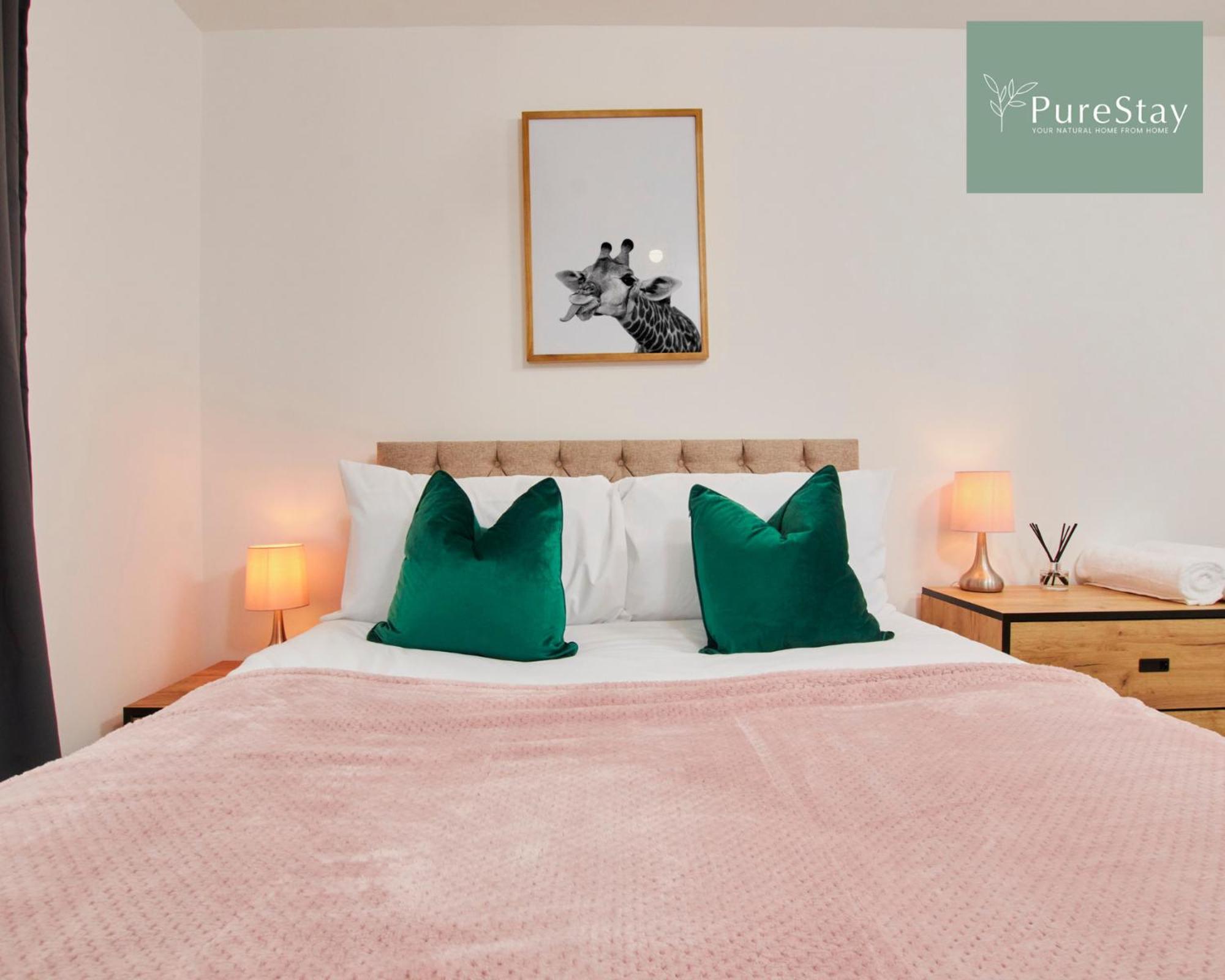 Purestay Manchester: 5-bedroom Business Haven *