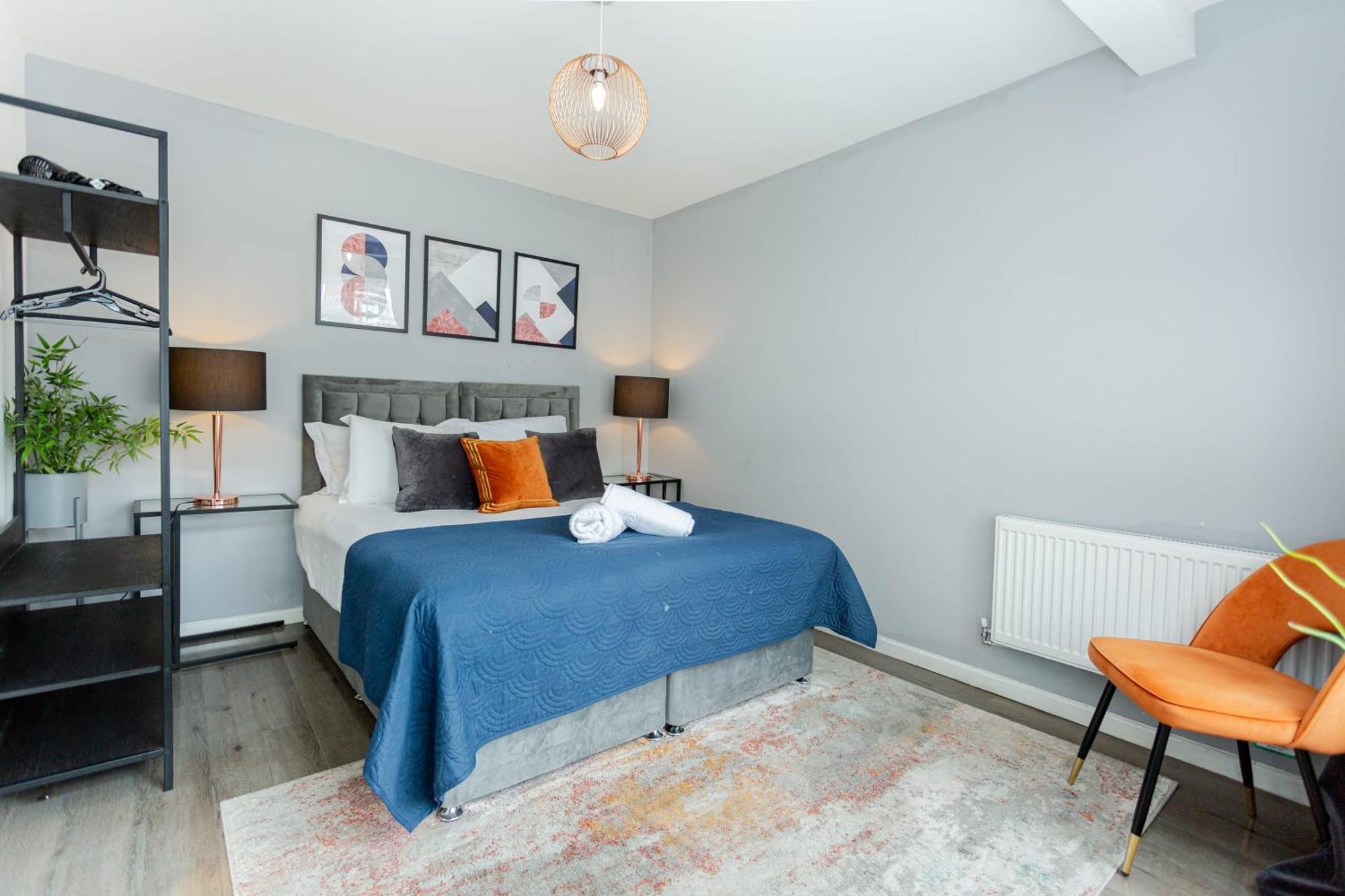 Free Parking 5 Minutes From Centre