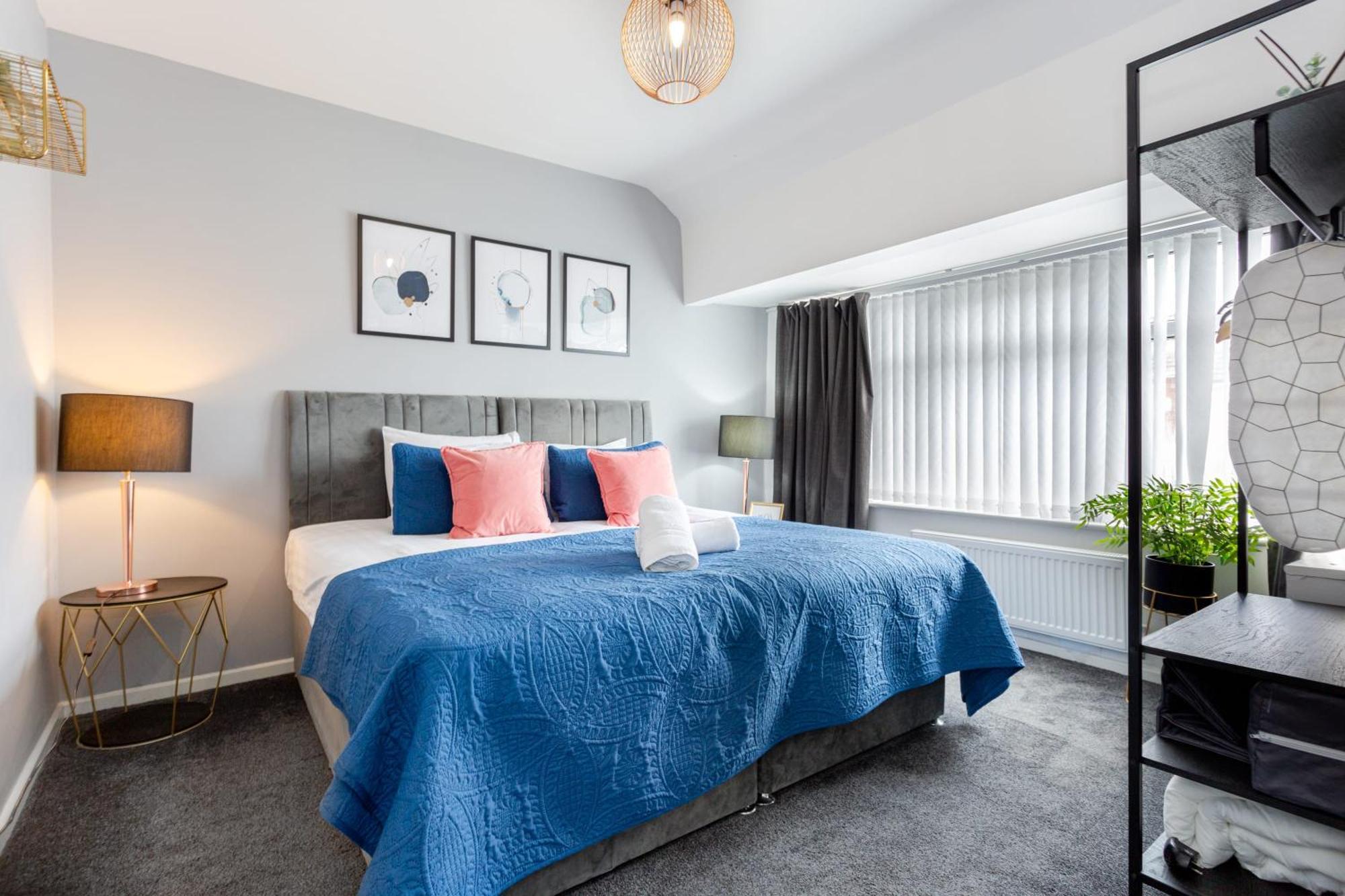 Free Parking 5 Minutes From Centre Manchester
