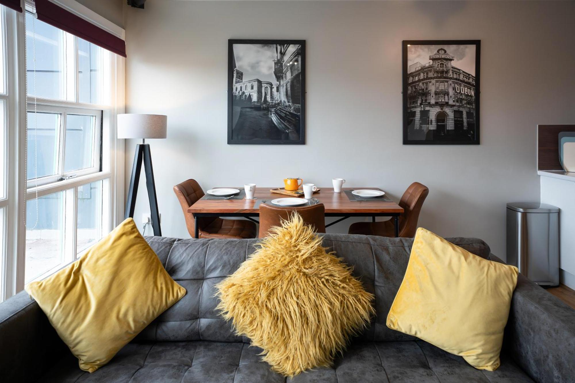 High Street Town House 4*