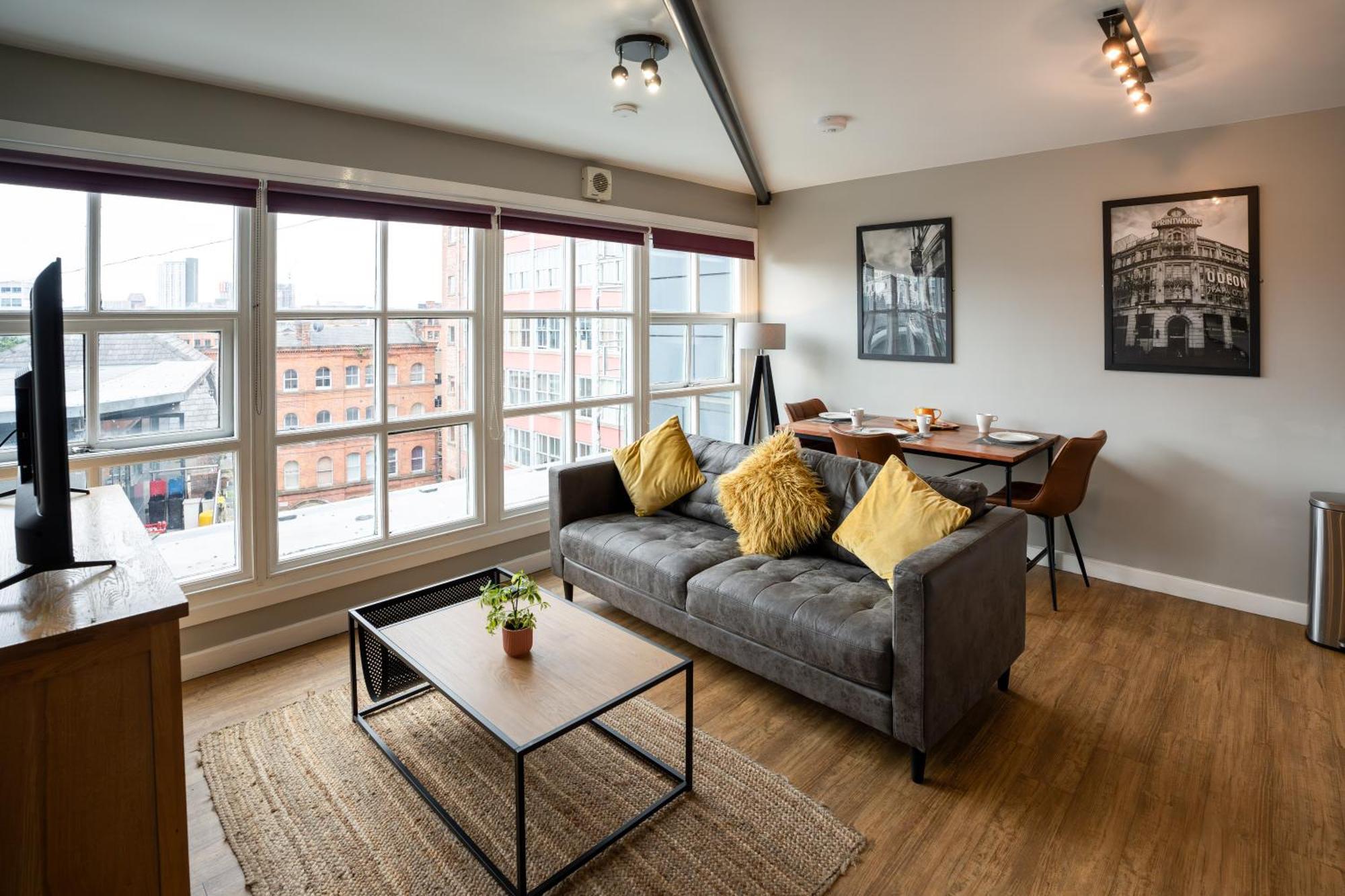 High Street Town House Aparthotel 4*
