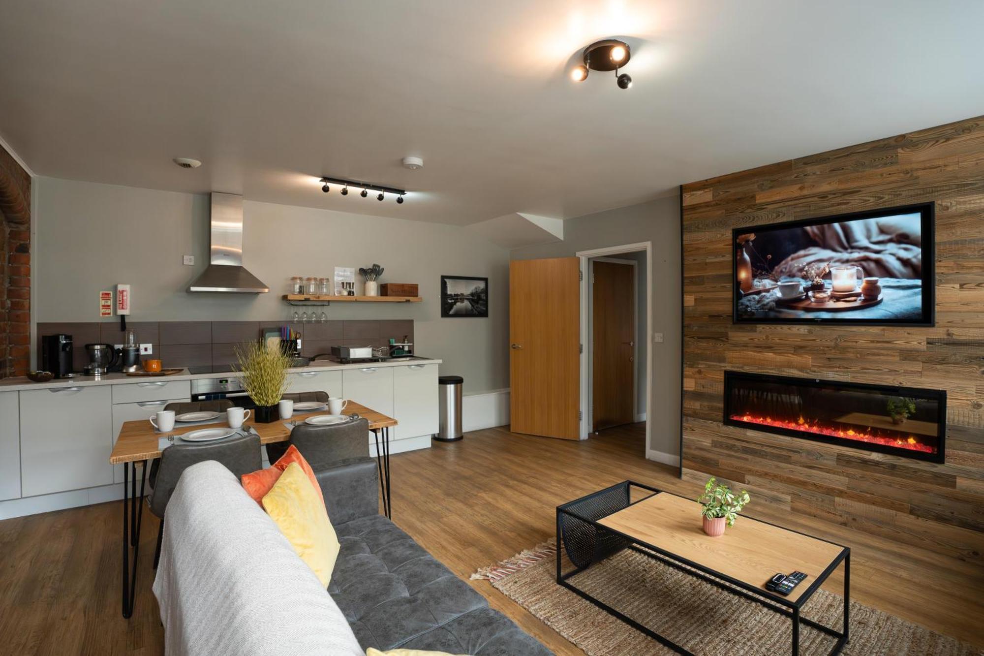 High Street Town House Aparthotel 4*