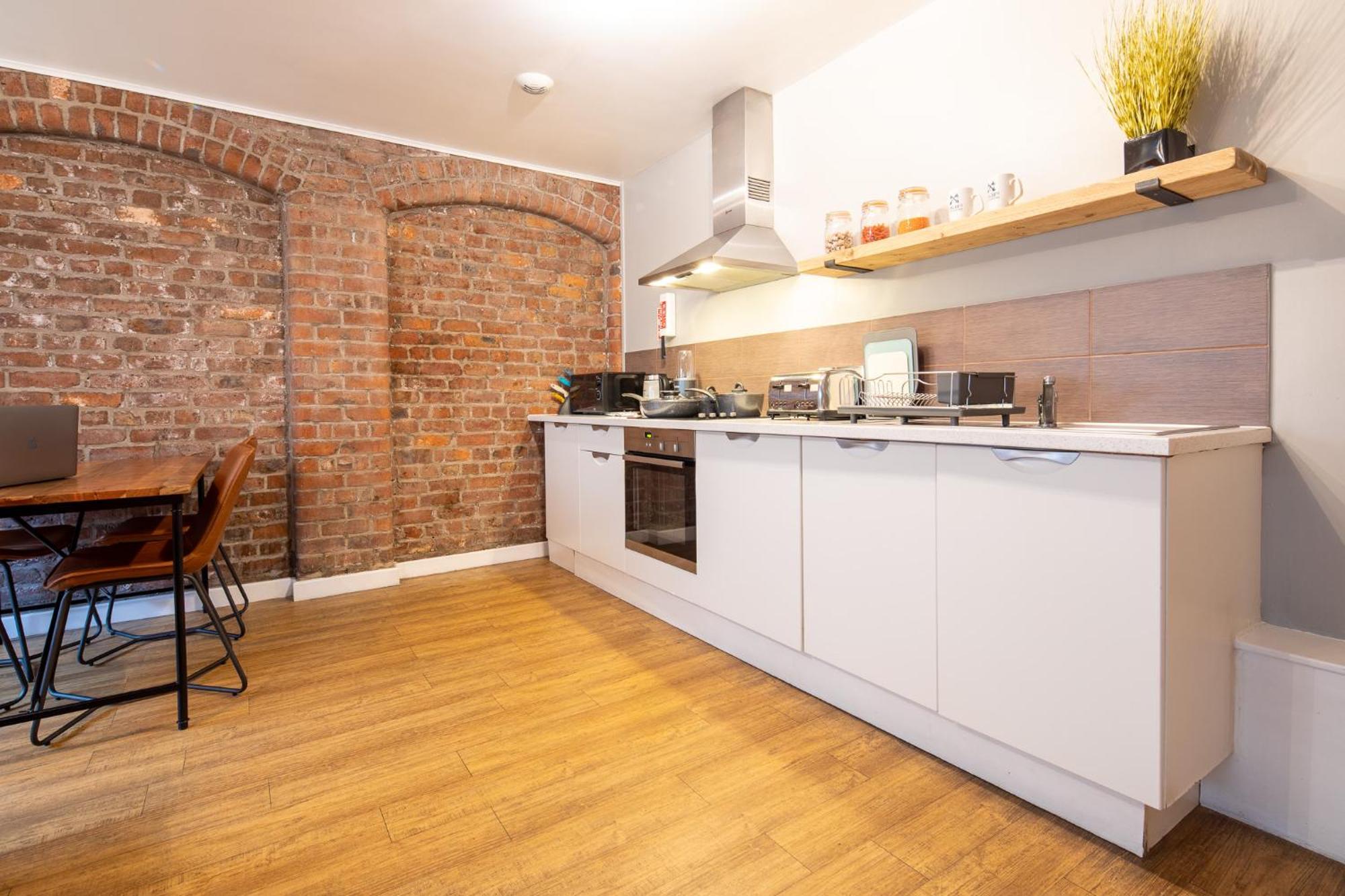 High Street Town House 4*