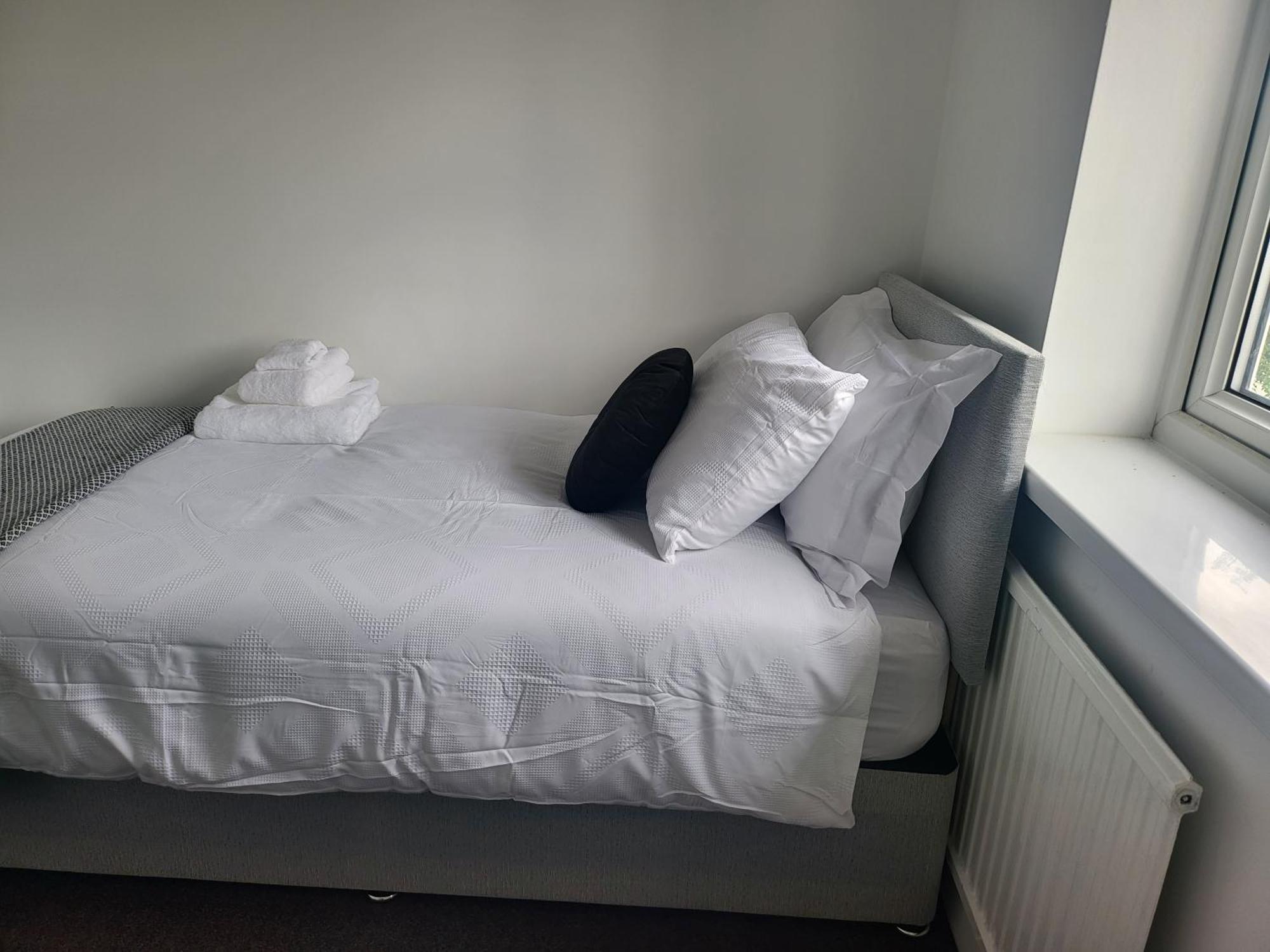 Spacious & Cosy In Apartment Manchester