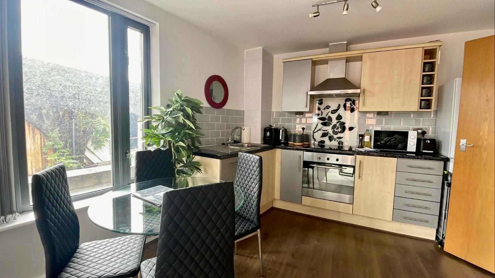 2 Bed Flat Near Deansgate