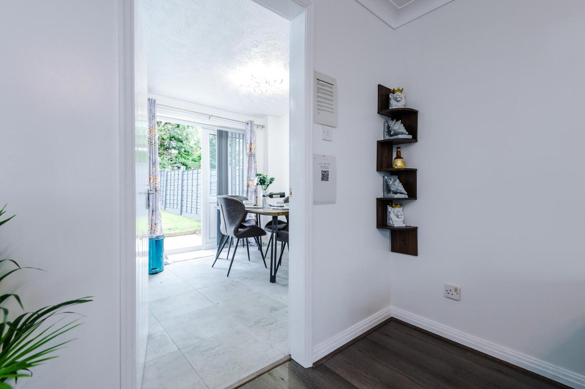 Apartment Cozy Away From In Manchester. Manchester