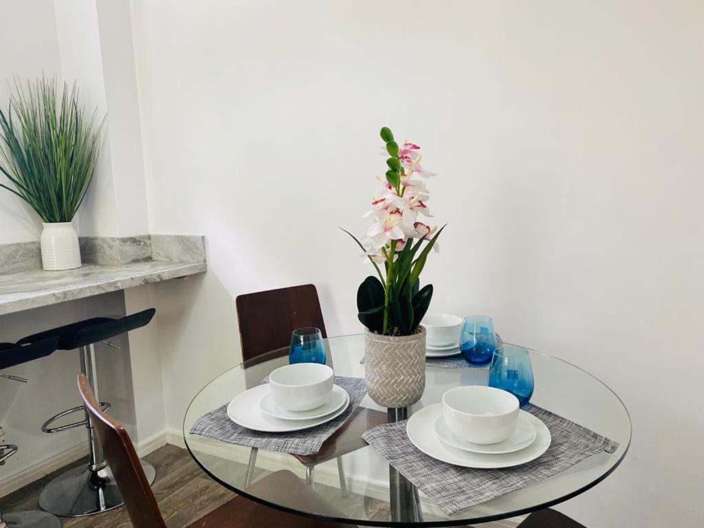 Homestay Modern, Stylish And Central