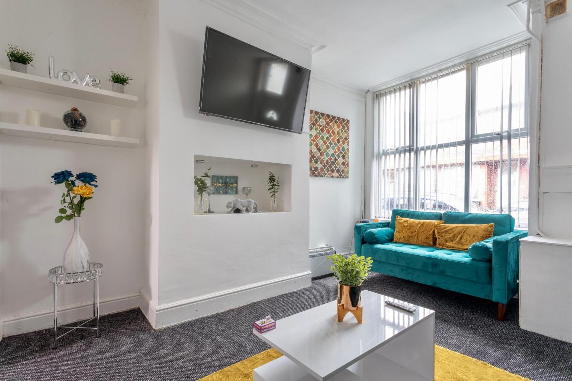 Apartment In Levenshulme, *