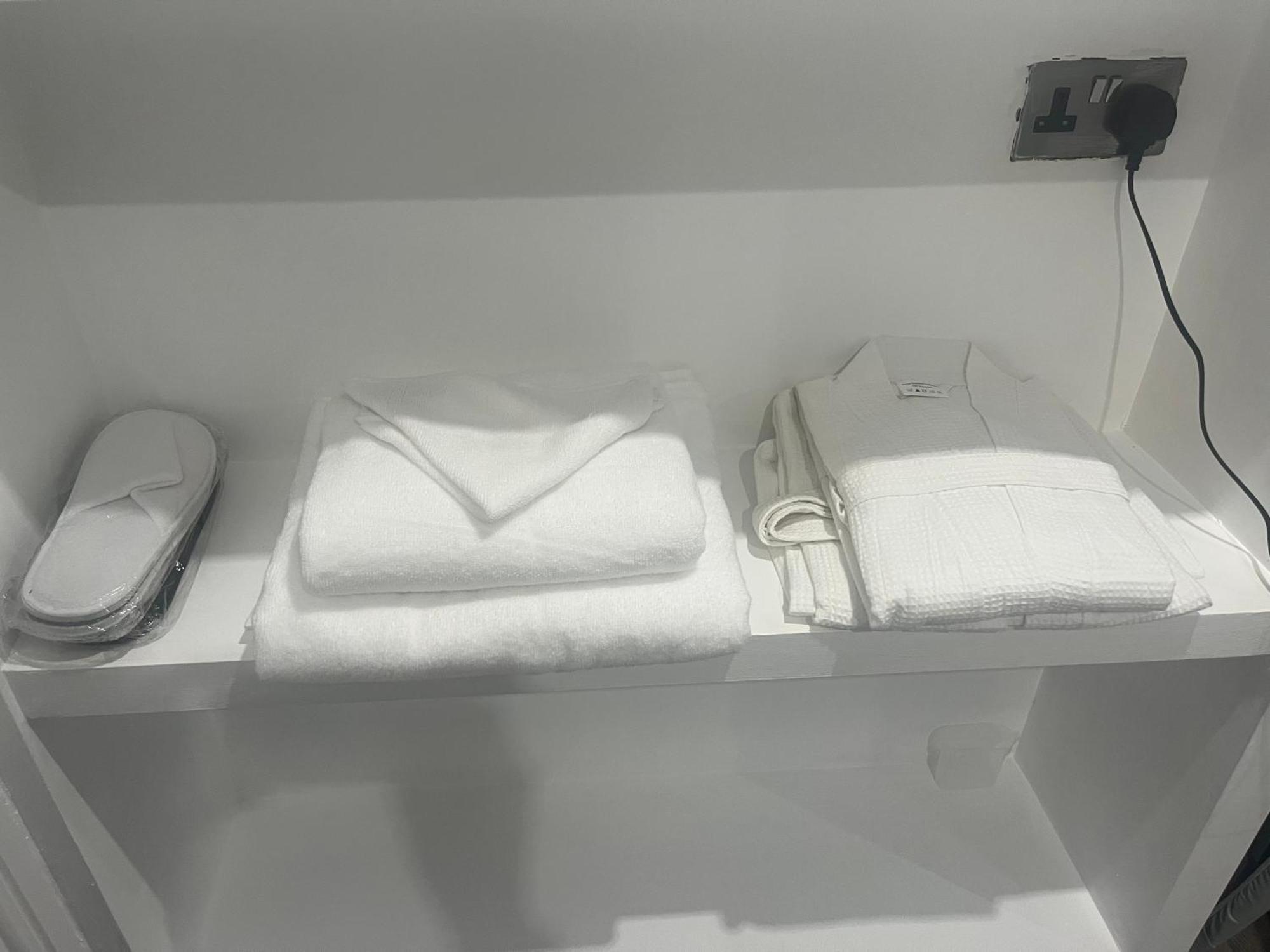 Dynasty Apartment *