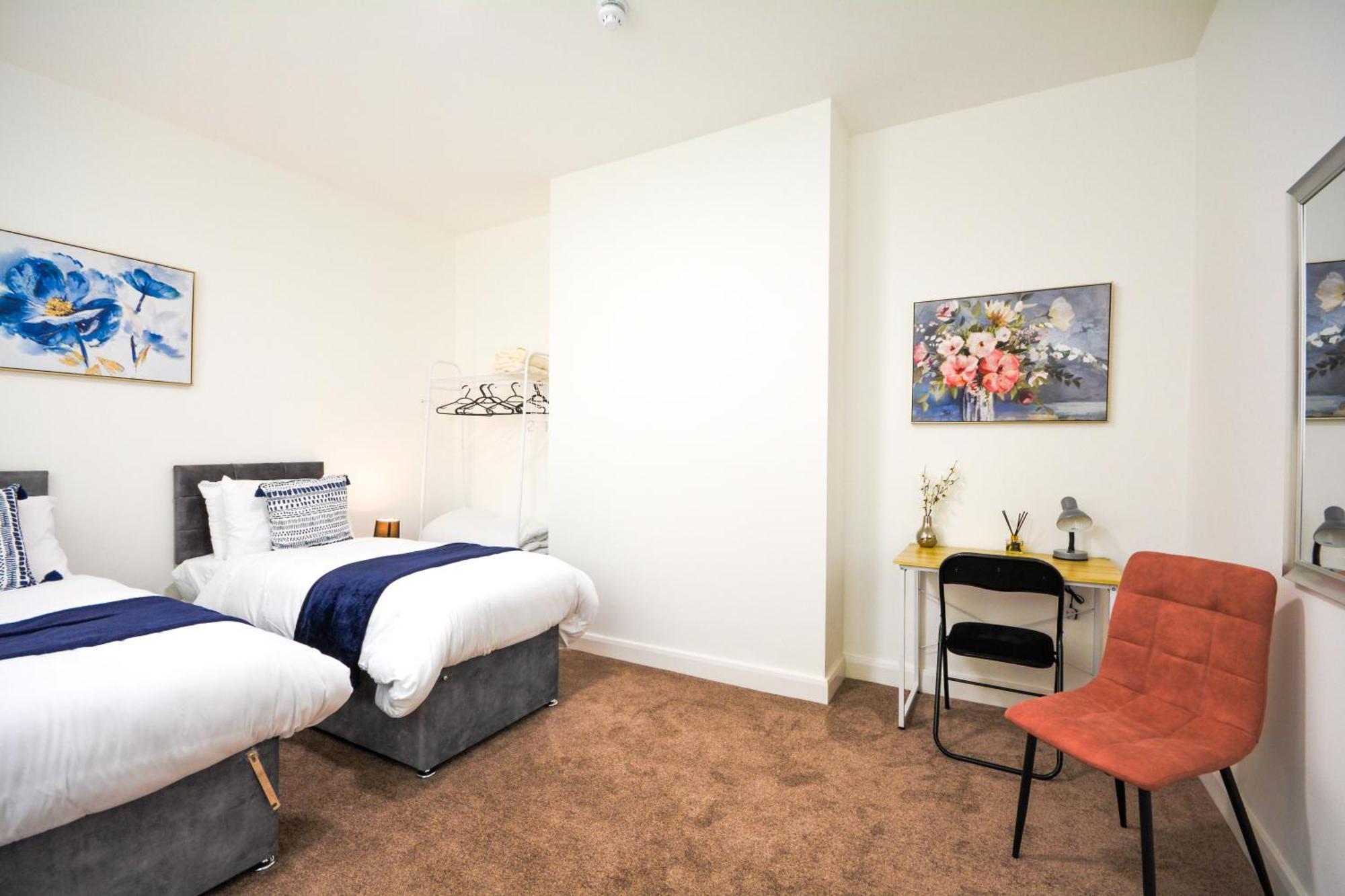 Stylish With Free Parking Apartment Manchester