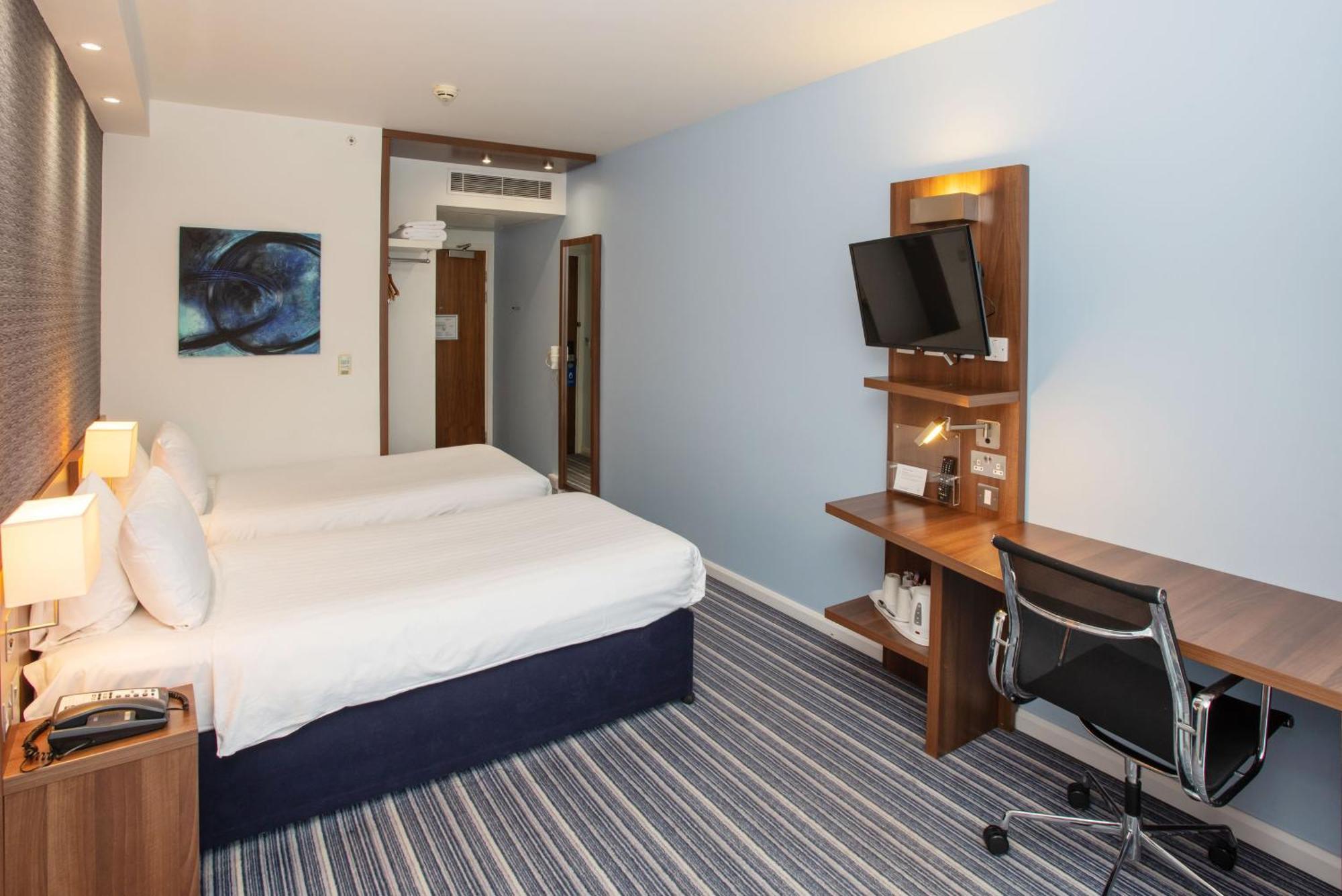 Express Centre Arena By Ihg Hotel 3*