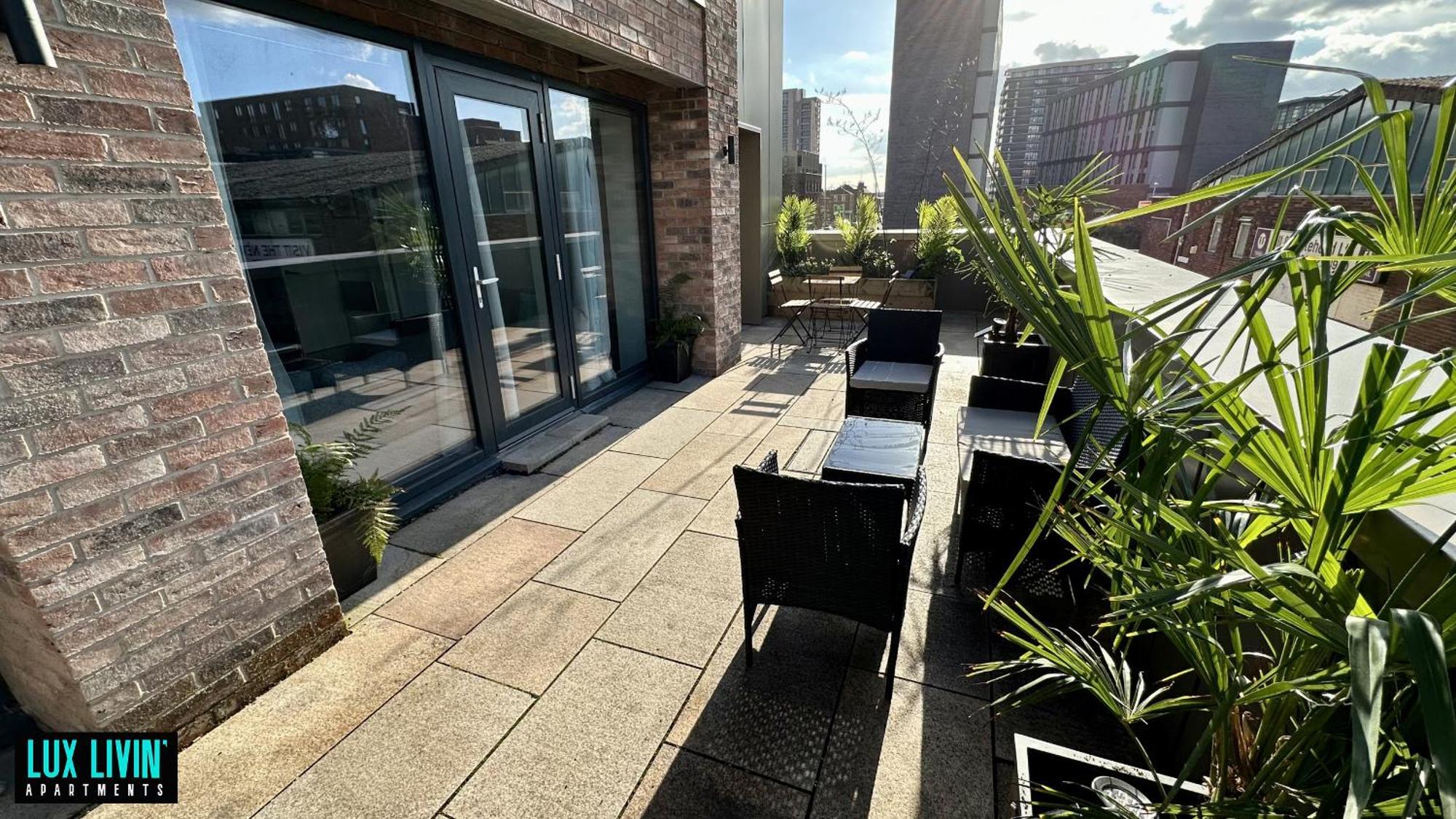 Lux Livin' - Luxury 2 Bed With Sky Garden Apartment Manchester