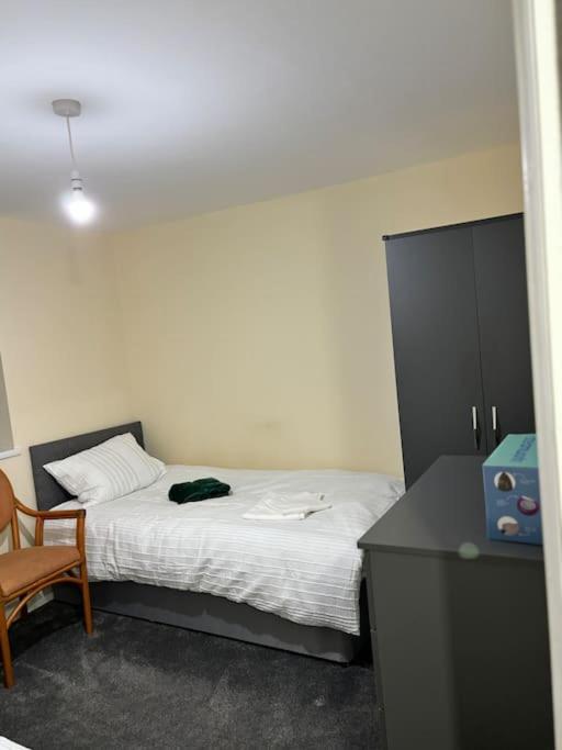 Apartment Stunning 2 Bed Rear Flat *