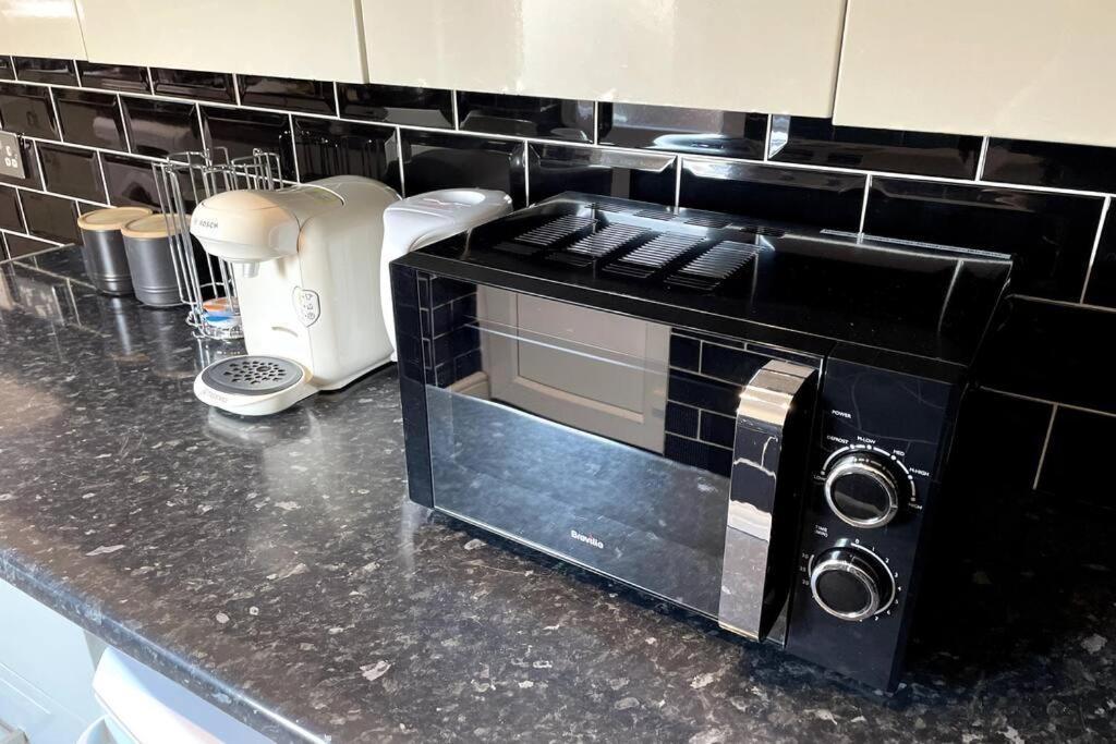 Free Parking - Near Etihad, Coop Live - Comfy 3-bed House In Holiday home *