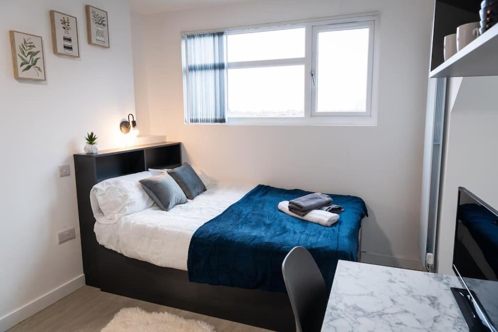 Old Trafford : Stunning Studio Apartment *
