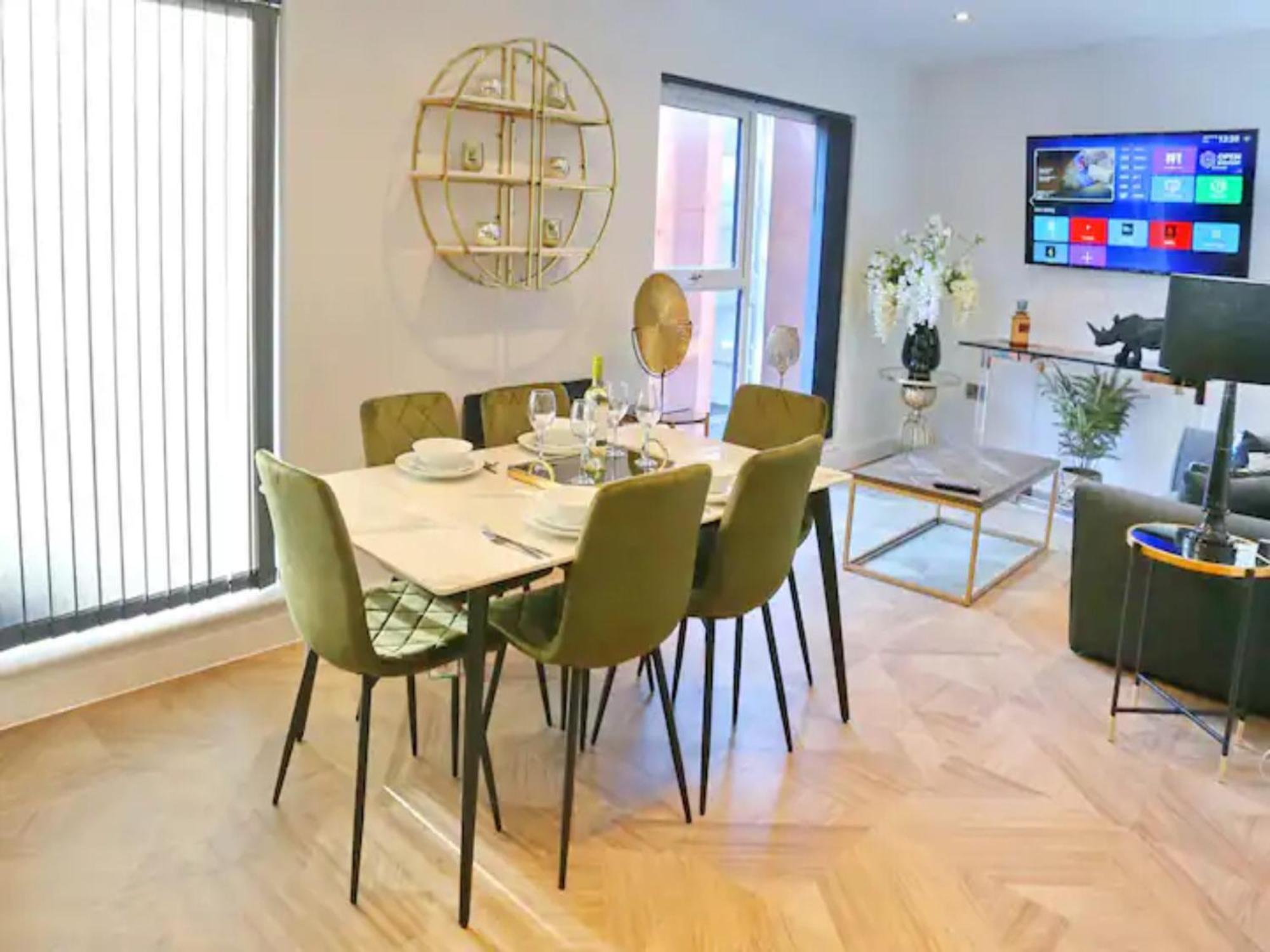 Pass The Keys Stunning New Build Flat 2 Min Walk To Center Apartment *
