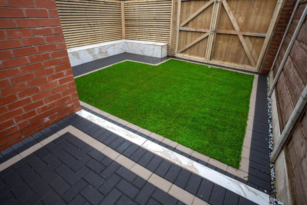 Luxury 6 Bed Near Centre With Cinema & Games 5 Bathrooms Manchester