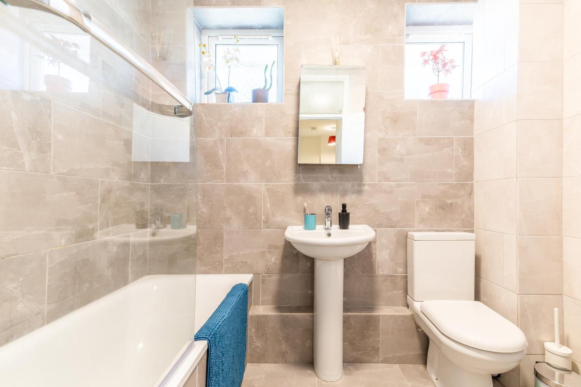 Newly Renovated 5 Bed + 5 Bath!
