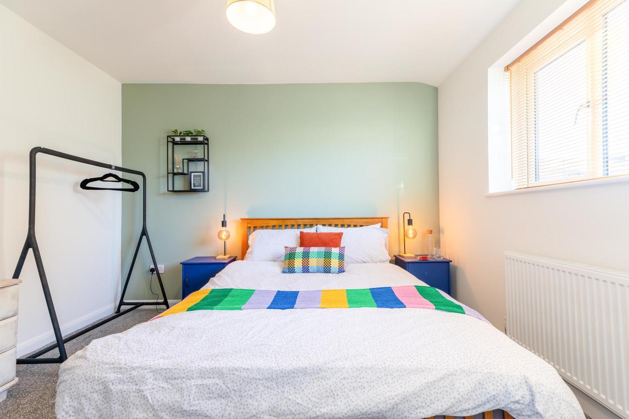 Newly Renovated 5 Bed + 5 Bath! Holiday home *