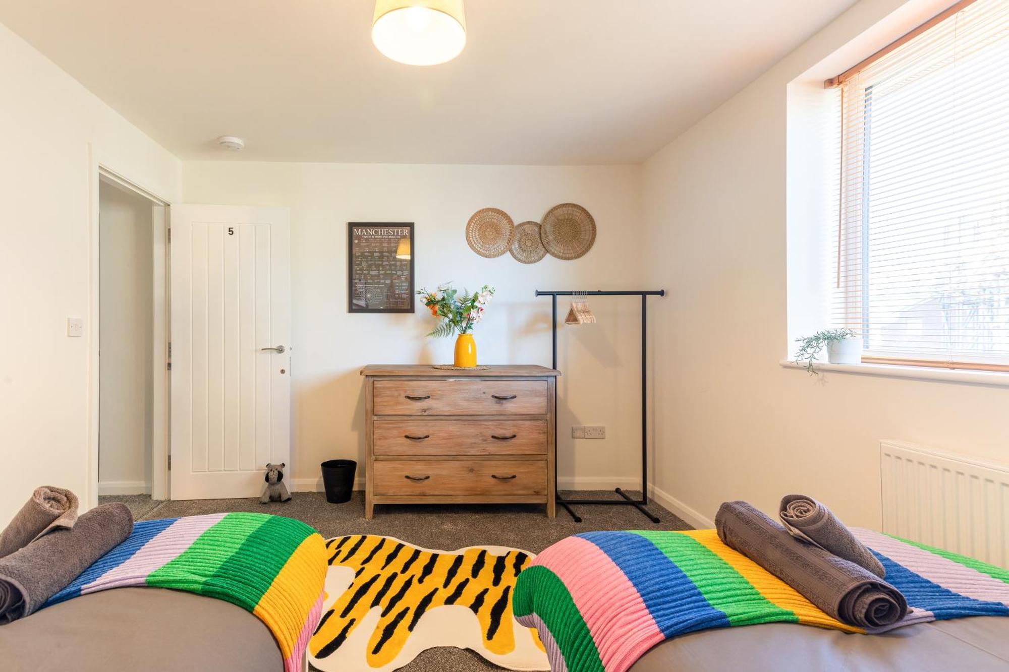 Newly Renovated 5 Bed + 5 Bath! Manchester