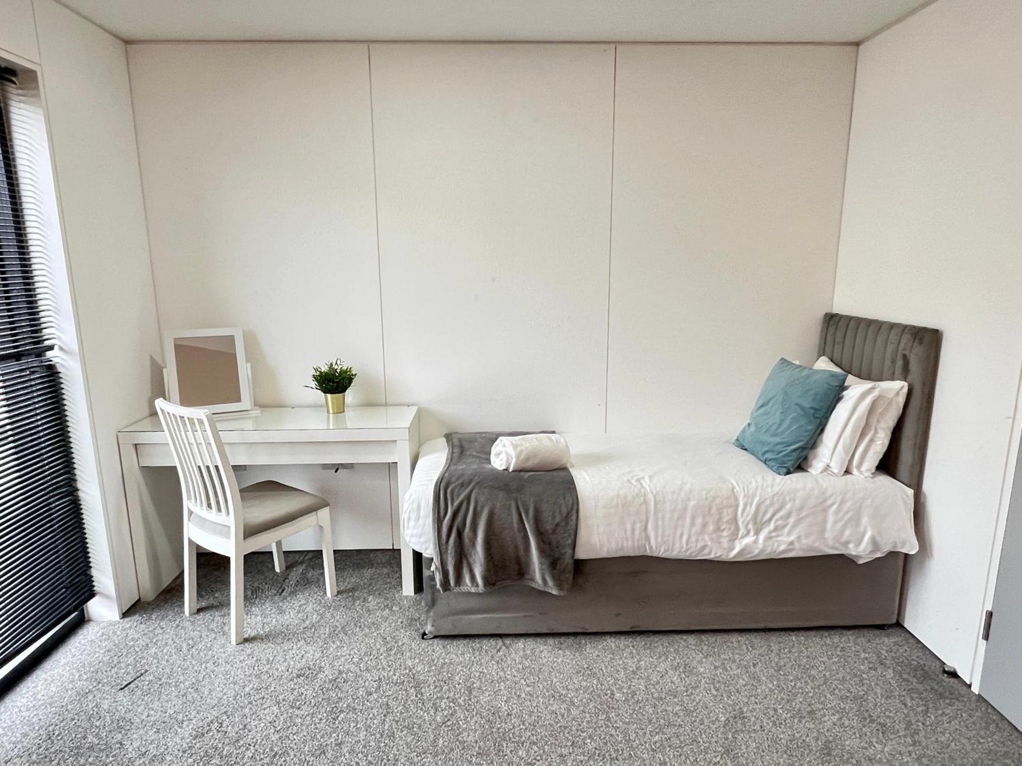 Apartment Large Townhouse 5 Beds With Two Parking Spaces - Centre Manchester
